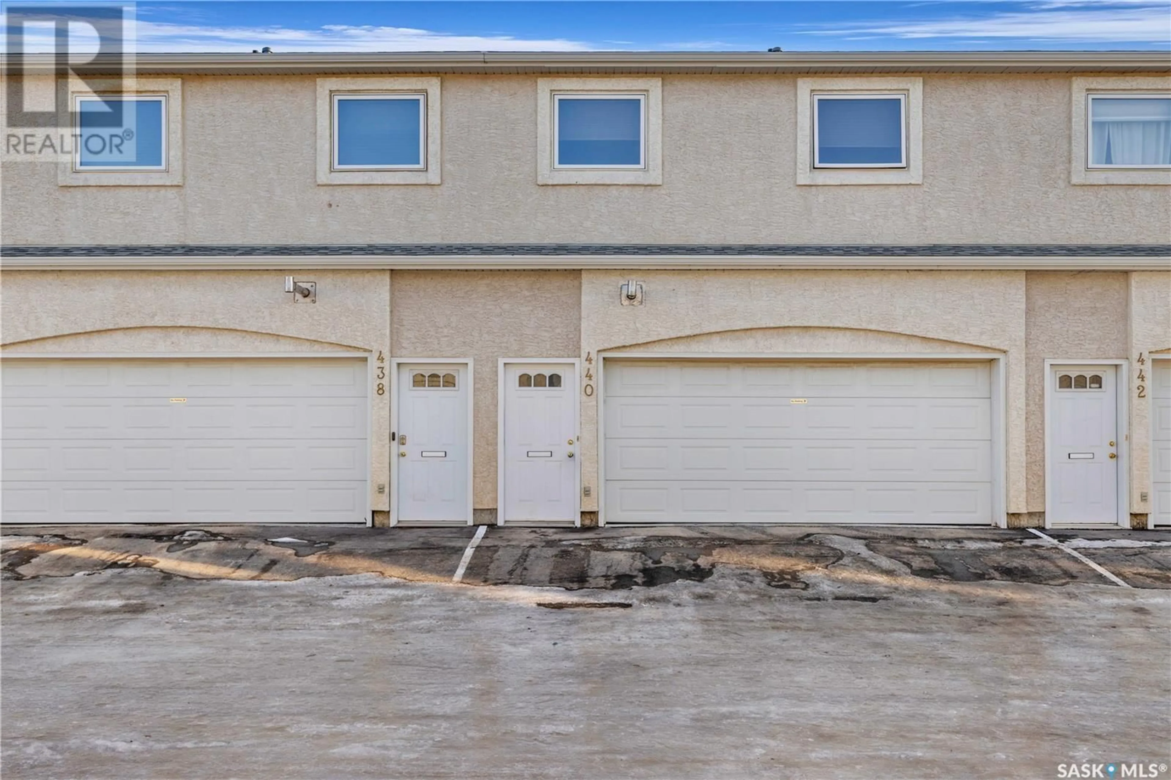 Indoor garage for 440 Perehudoff CRESCENT, Saskatoon Saskatchewan S7T0K9