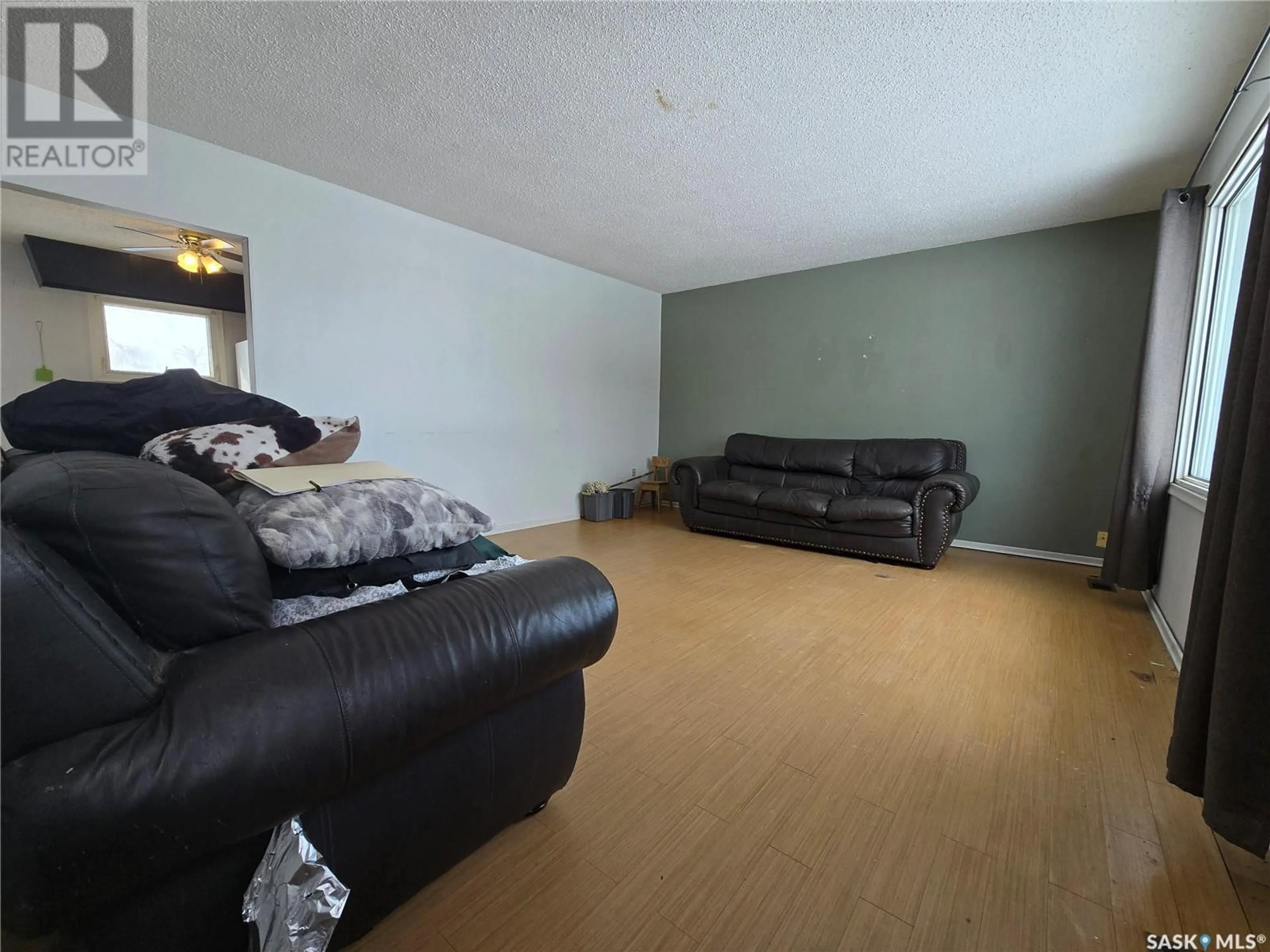 A pic of a room for 33 4TH AVENUE, Central Butte Saskatchewan S0H0A1