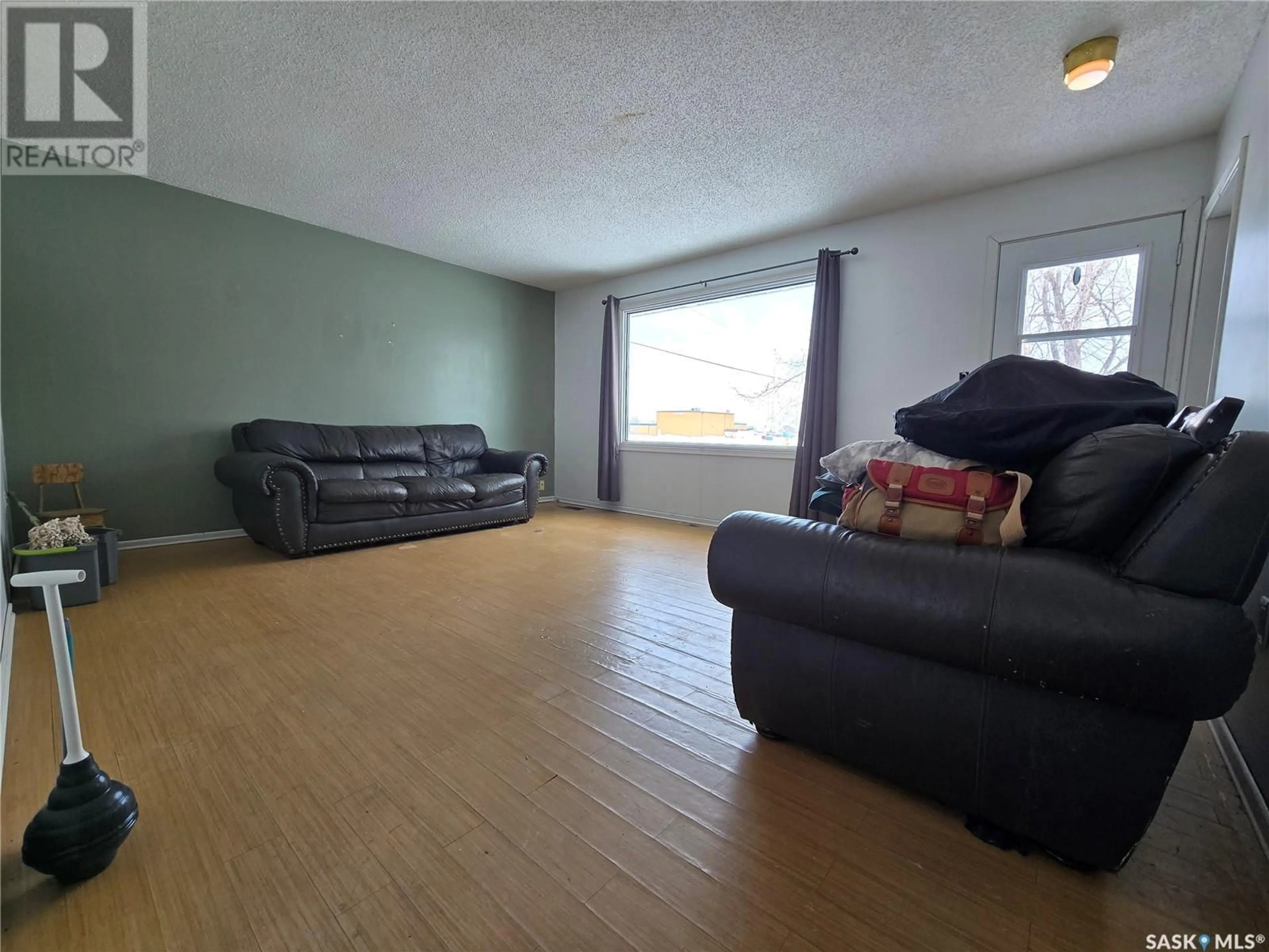 A pic of a room for 33 4TH AVENUE, Central Butte Saskatchewan S0H0A1