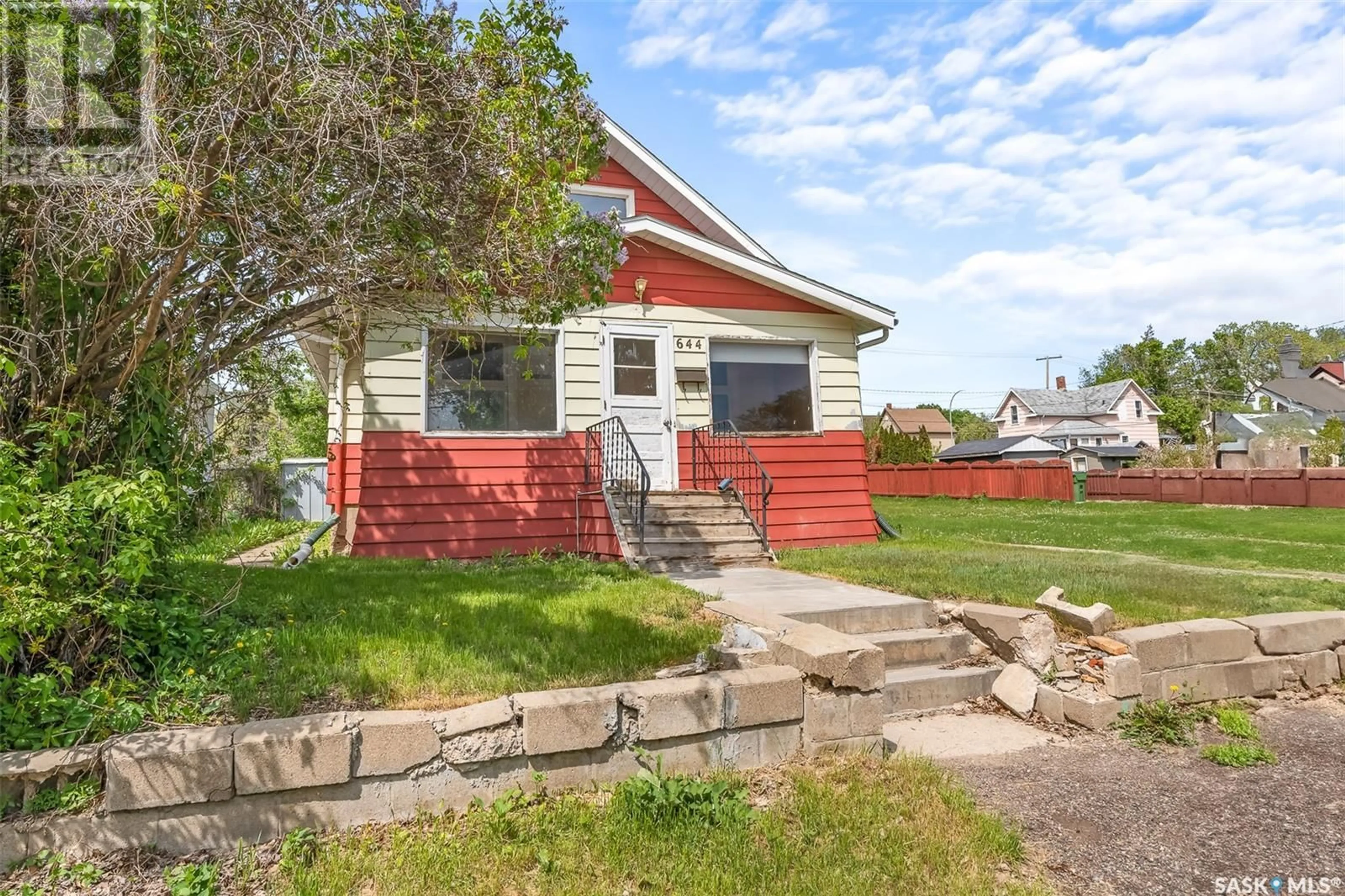Unknown for 644 HOCHELAGA STREET, Moose Jaw Saskatchewan S6H2H4
