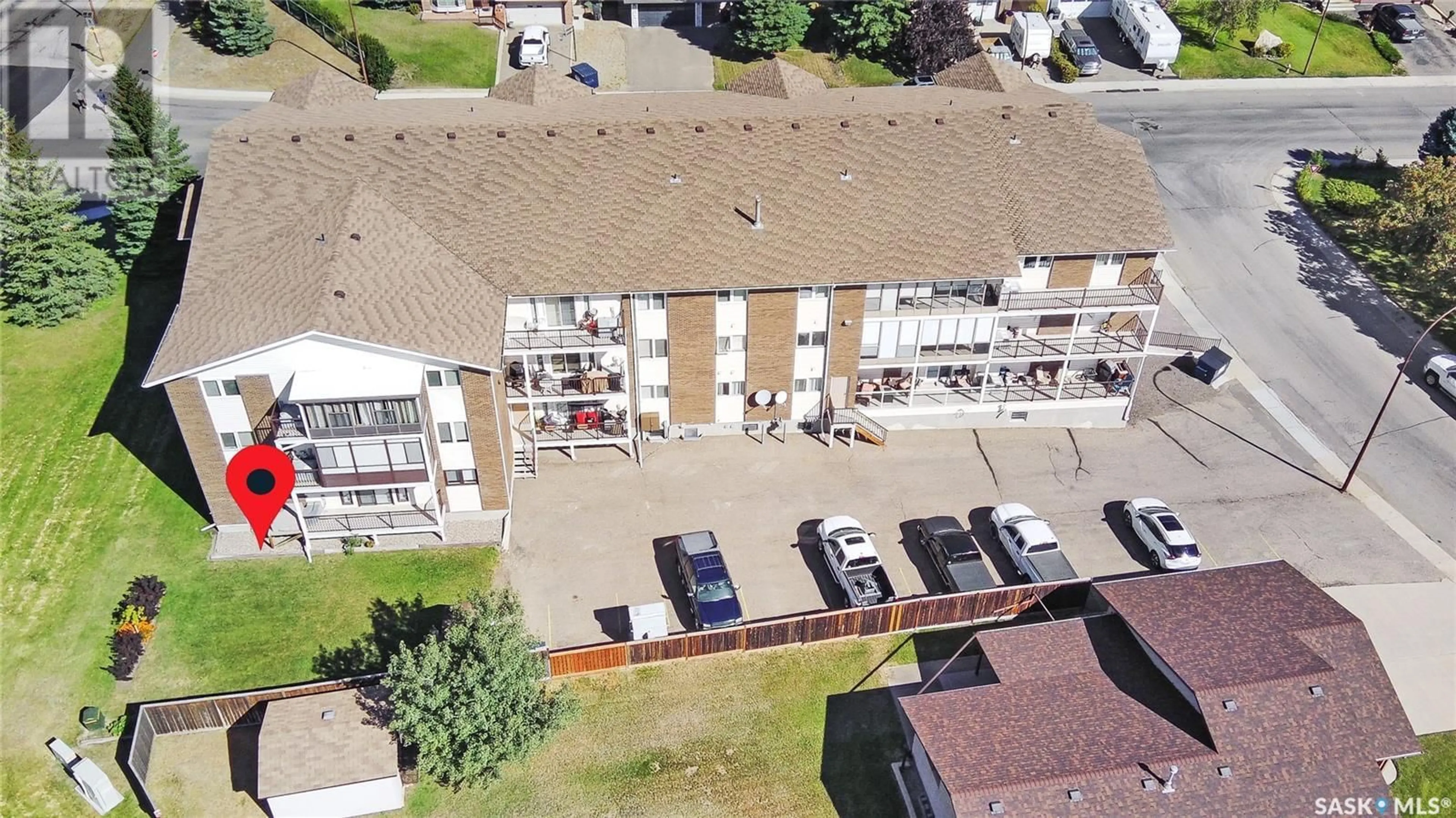 A pic from outside/outdoor area/front of a property/back of a property/a pic from drone, city buildings view from balcony for 103 453 Walsh TRAIL, Swift Current Saskatchewan S9H4Z8