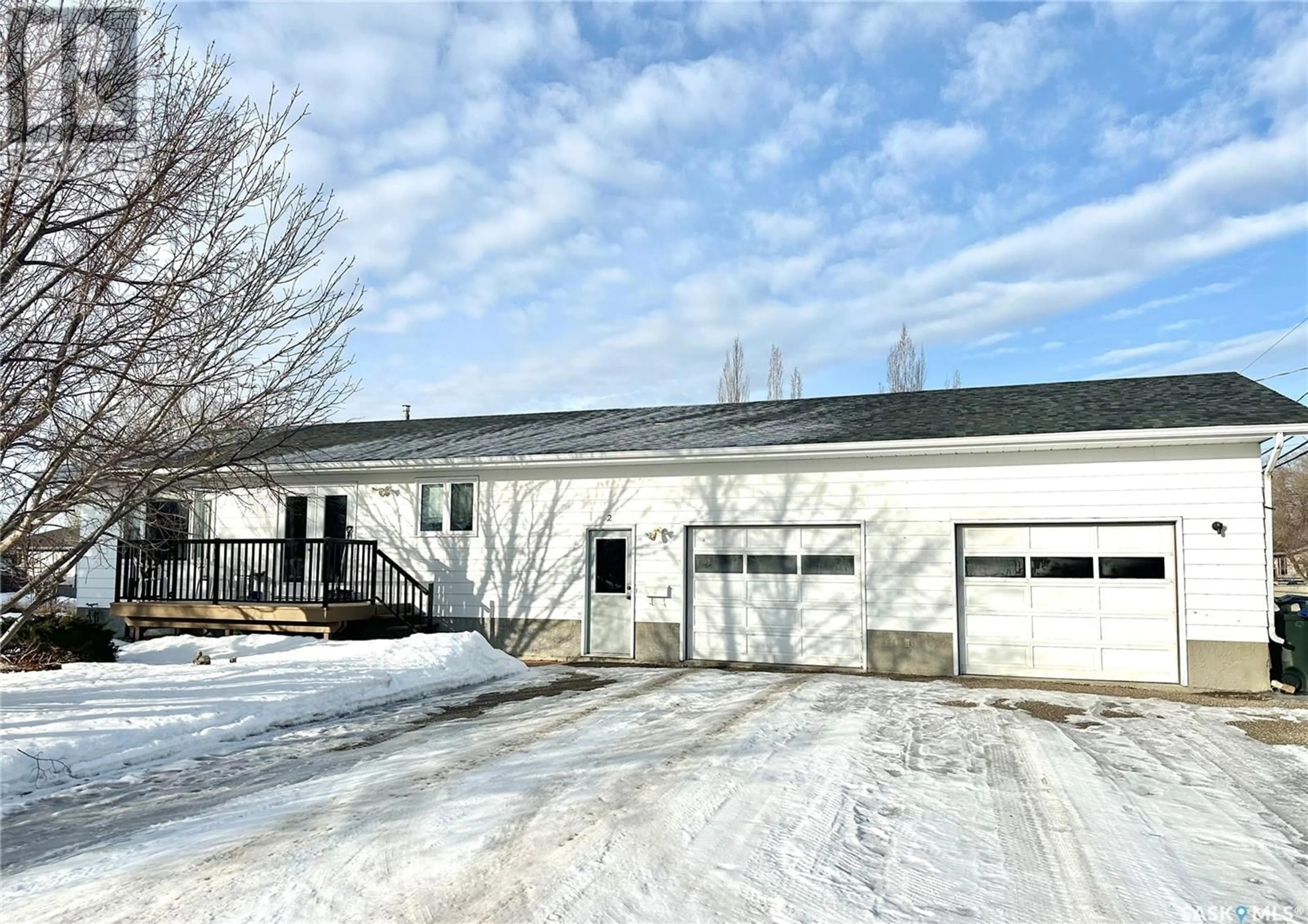 Indoor garage for 2 16th STREET W, Battleford Saskatchewan S0M0E0