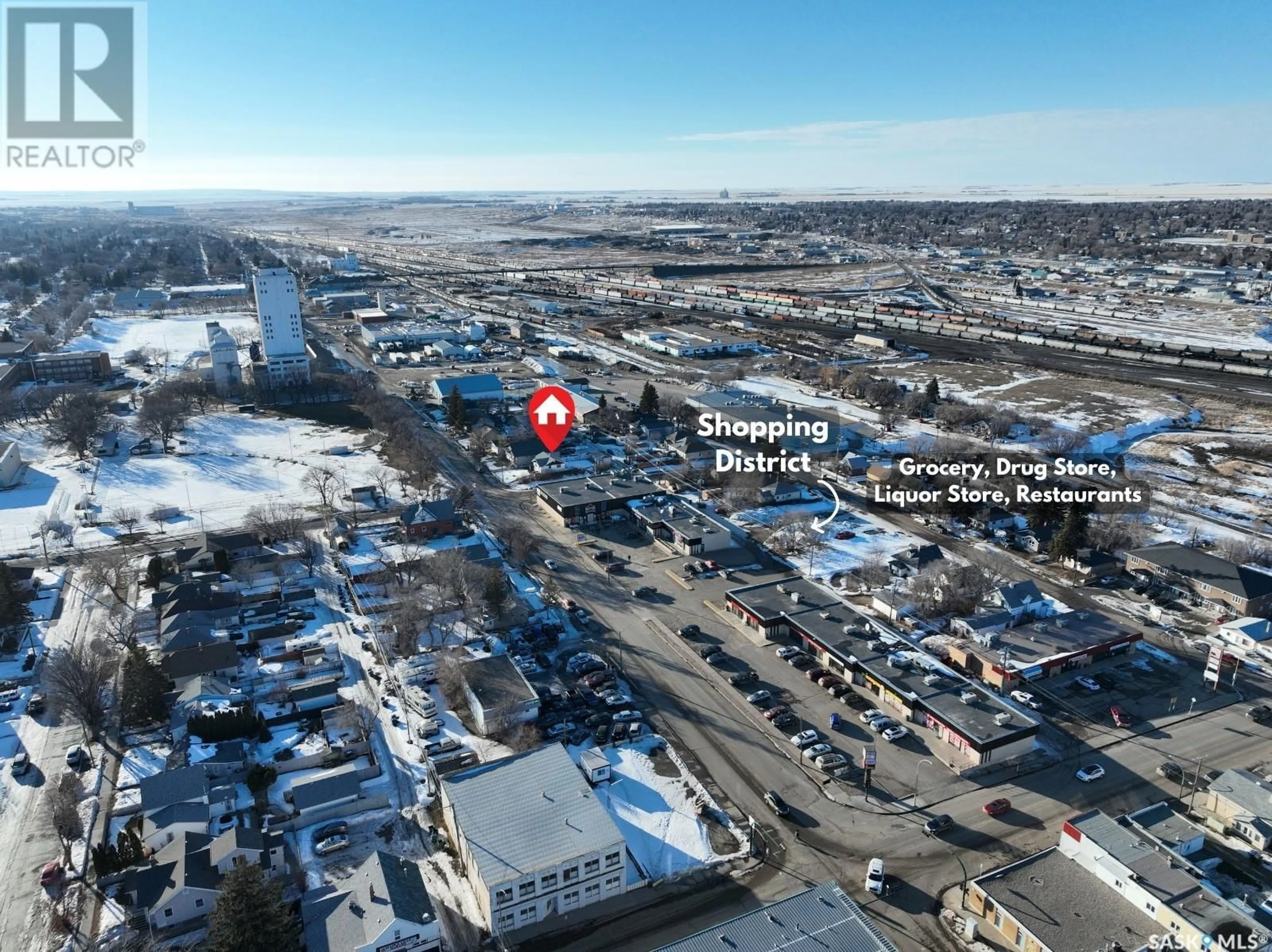 A pic from outside/outdoor area/front of a property/back of a property/a pic from drone, street for 506 Lillooet STREET W, Moose Jaw Saskatchewan S6H4Z5