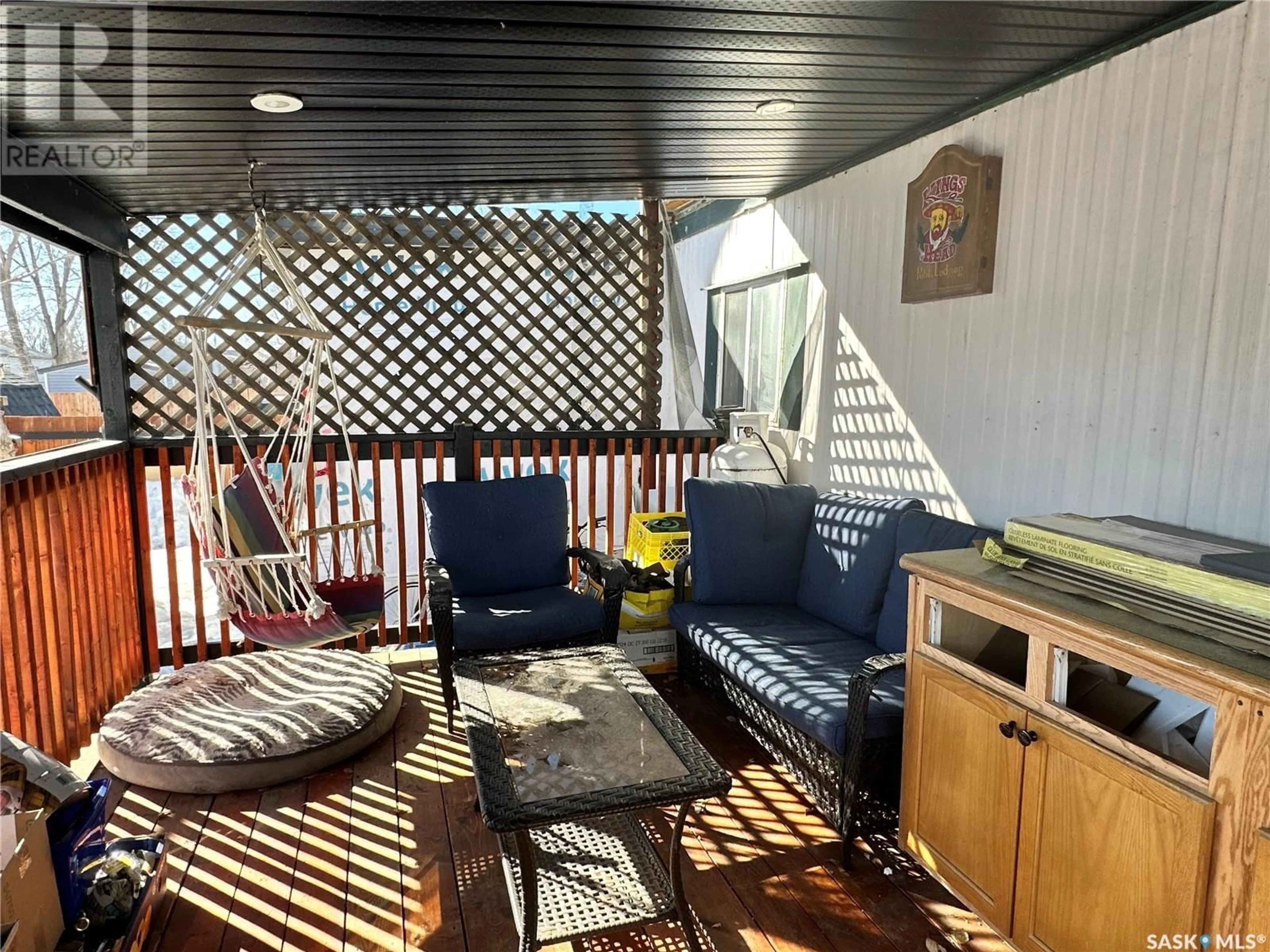 Patio, unknown for 16 PRAIRIE SUN COURT, Swift Current Saskatchewan S9H3X6