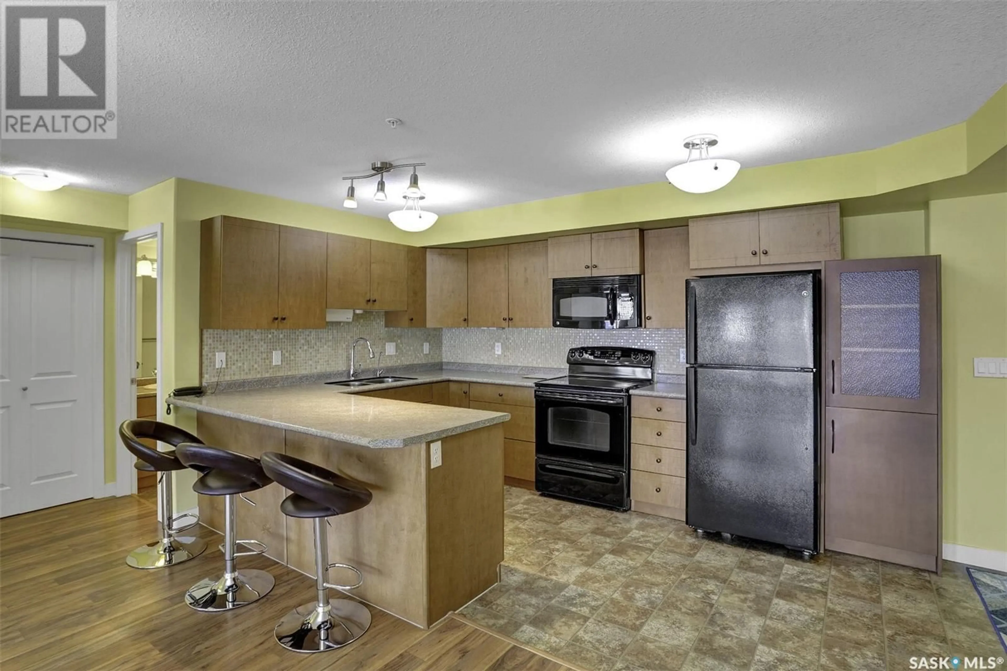 Standard kitchen, ceramic/tile floor for 106 2341 Windsor park ROAD, Regina Saskatchewan S0G4G0