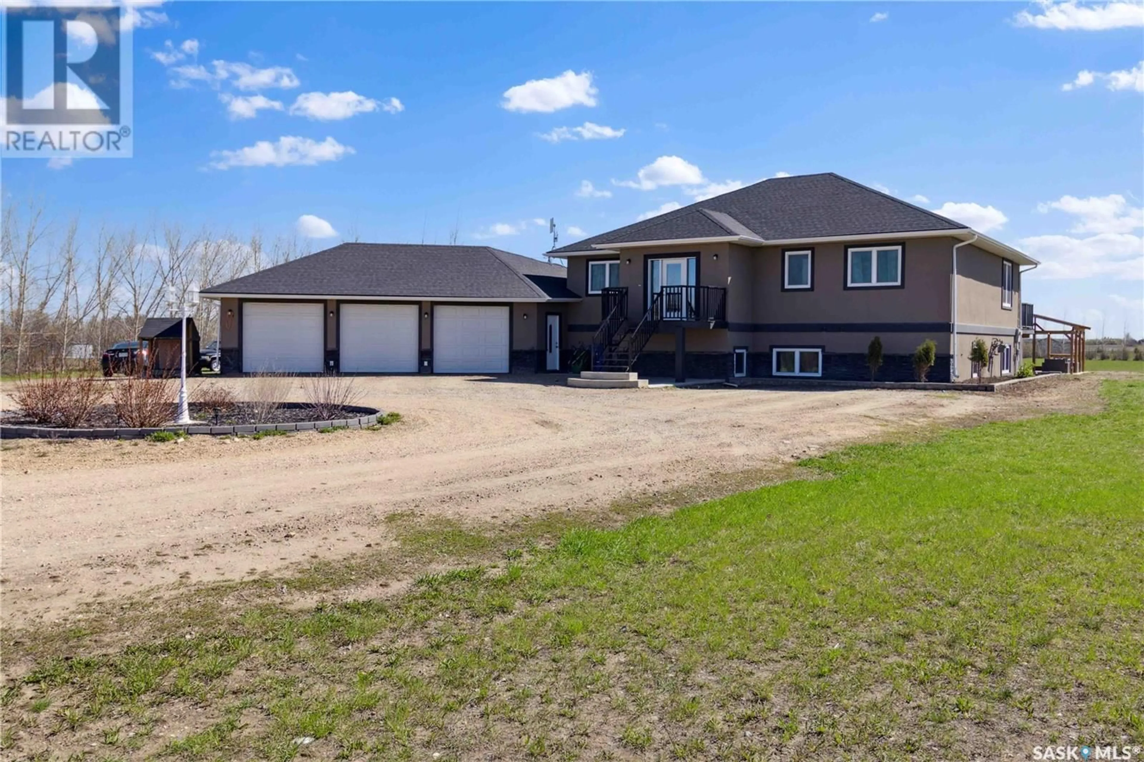 A pic from outside/outdoor area/front of a property/back of a property/a pic from drone, unknown for 3 Douglas WAY, Dundurn Rm No. 314 Saskatchewan S7C0B9