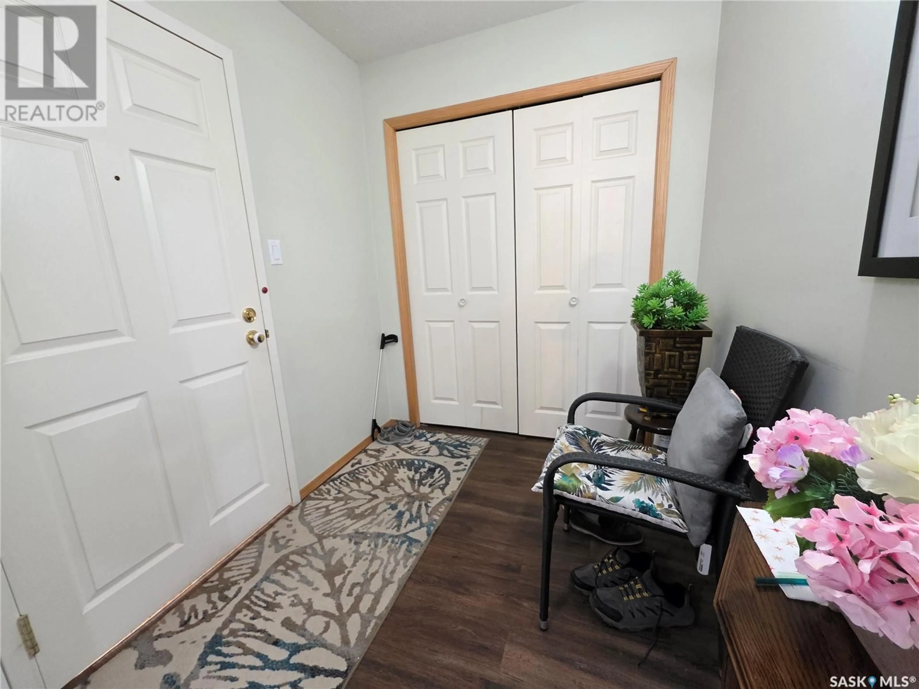 Indoor entryway for 110 230 Lister Kaye CRESCENT, Swift Current Saskatchewan S9H0A2