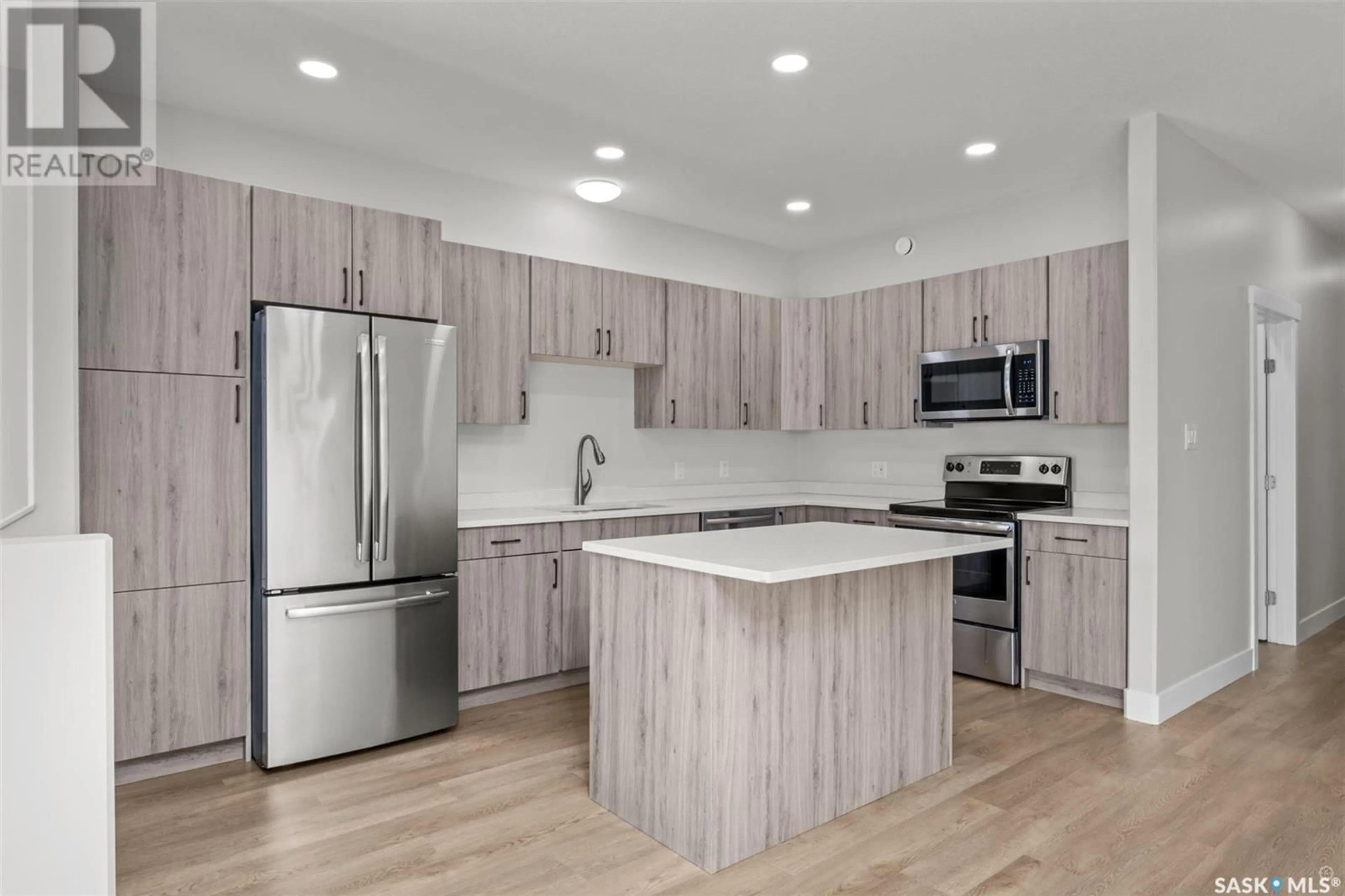 Standard kitchen, wood/laminate floor for 3003/3009 5A AVENUE, Prince Albert Saskatchewan S6V7K4