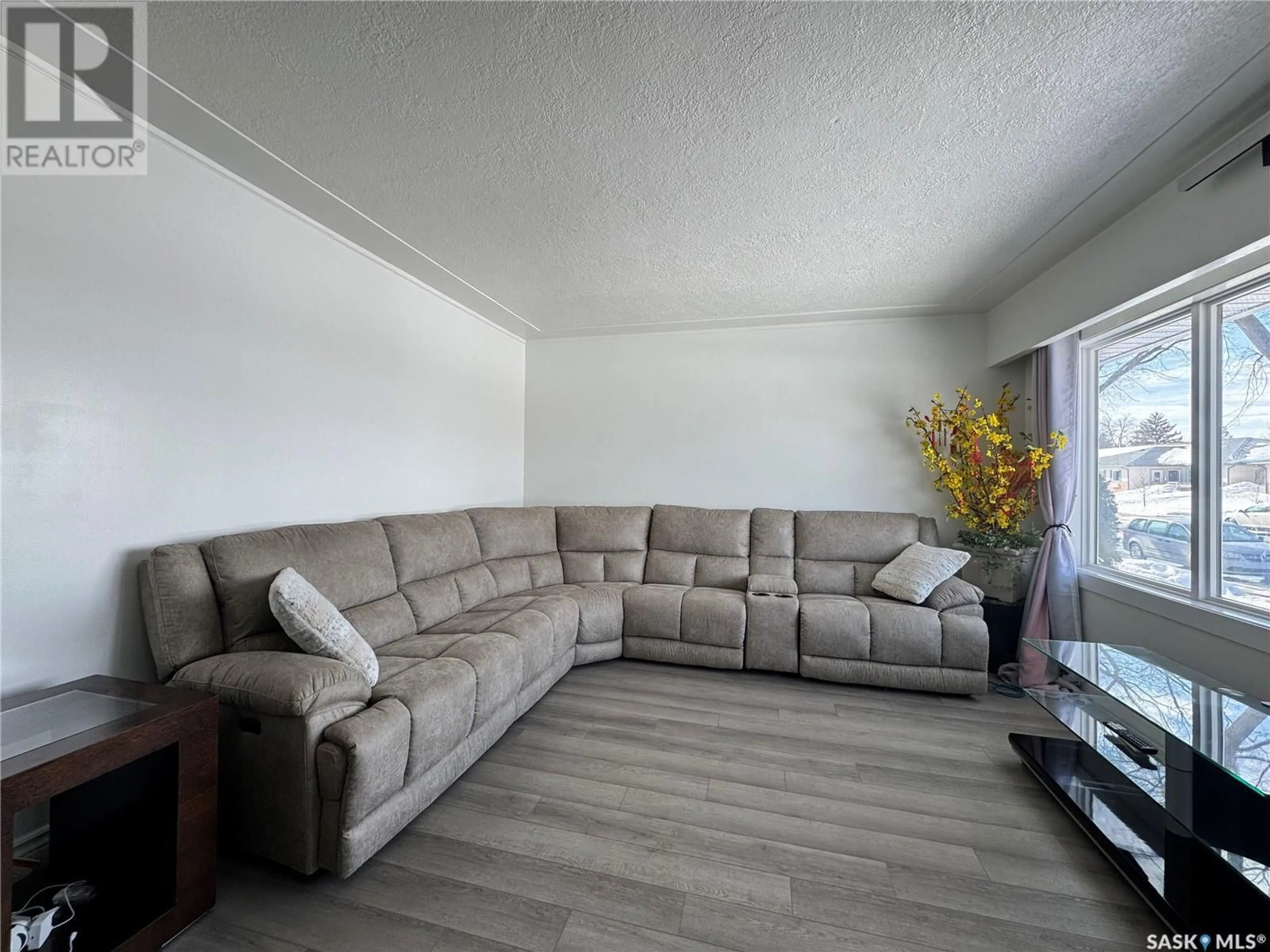 Living room with furniture, unknown for 1327 Royal STREET, Regina Saskatchewan S4T5A2