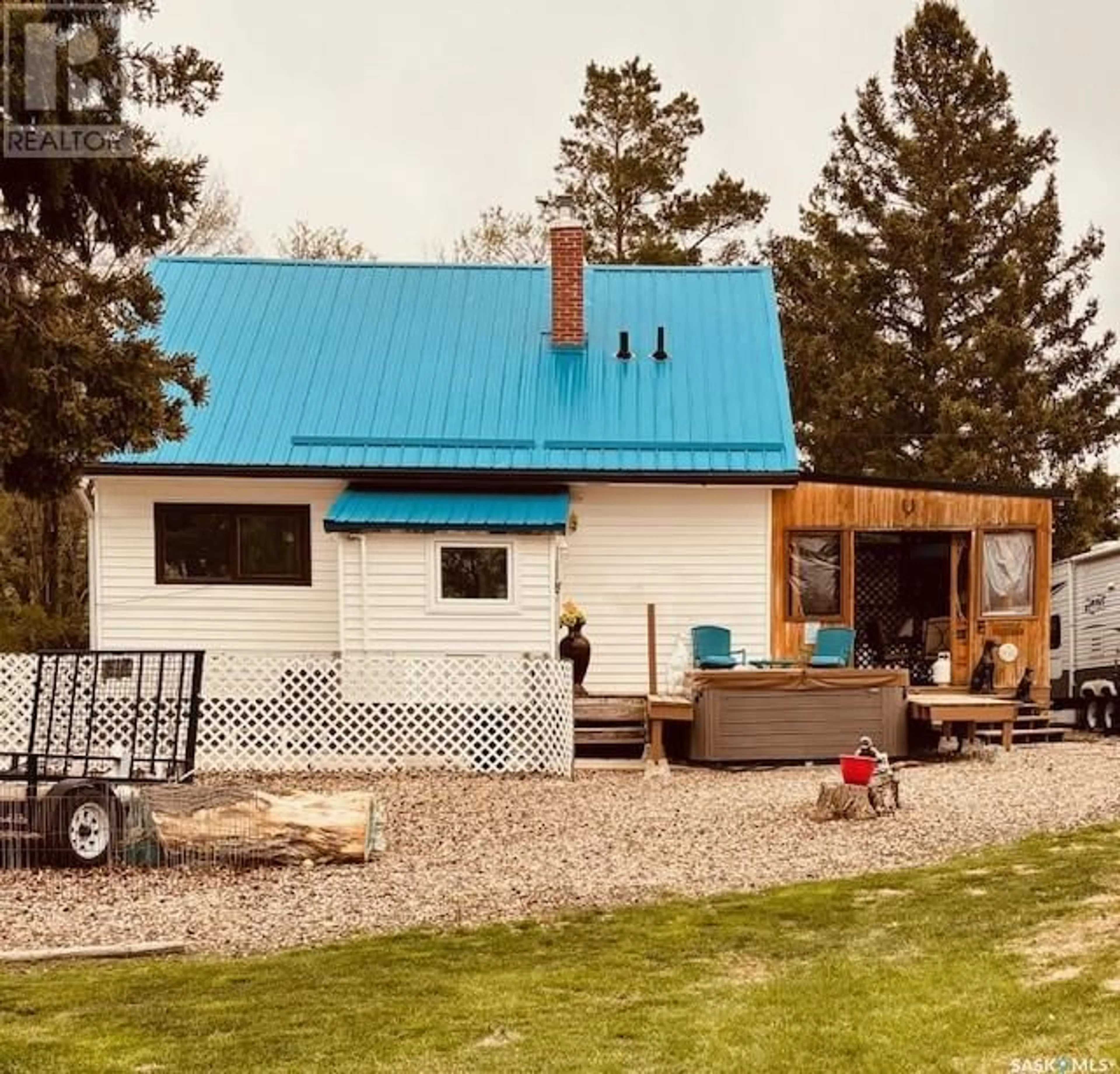Home with vinyl exterior material, building for 312 GOLLING STREET, Lemberg Saskatchewan S0A2B0
