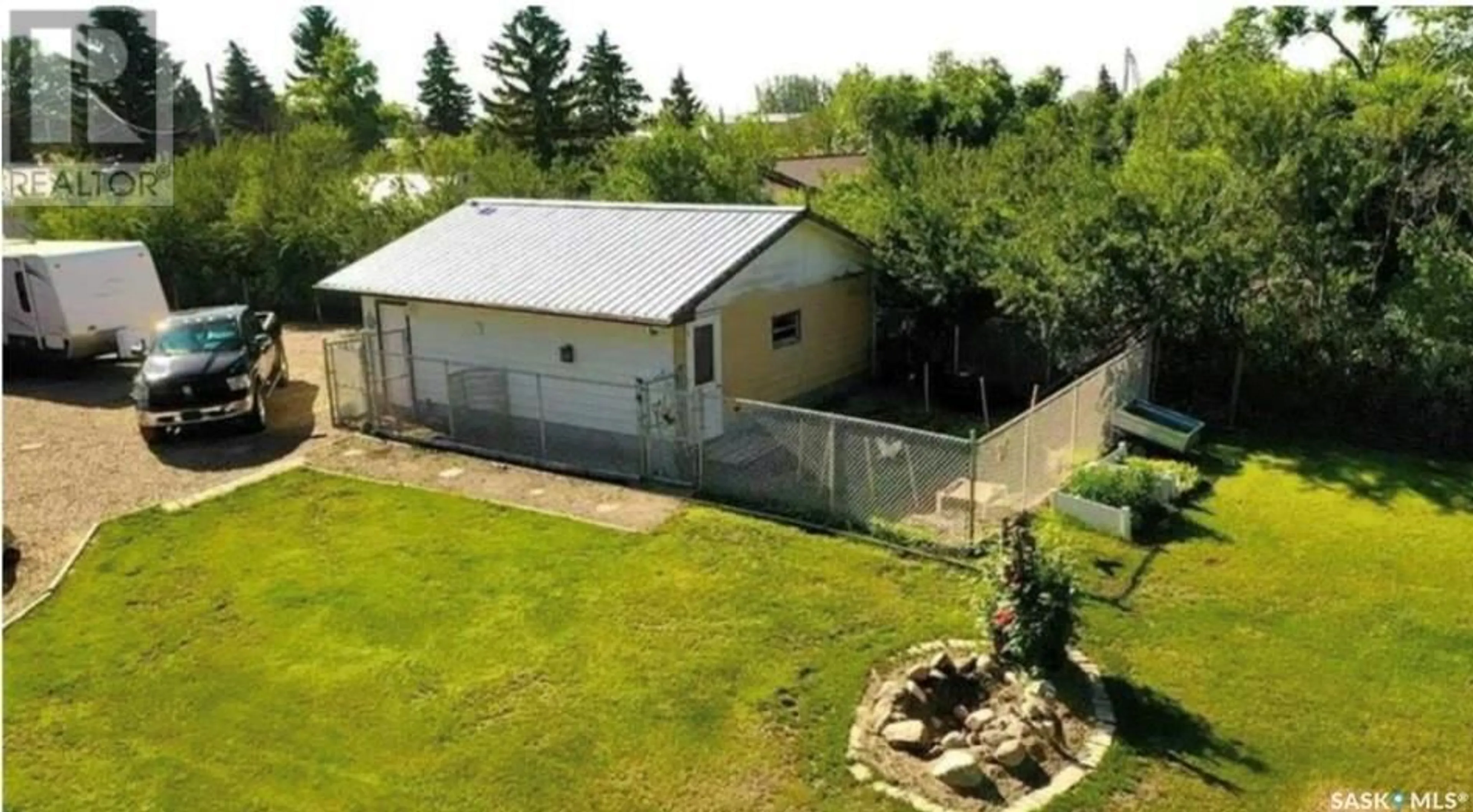 A pic from outside/outdoor area/front of a property/back of a property/a pic from drone, building for 312 Golling STREET, Lemberg Saskatchewan S0A2B0