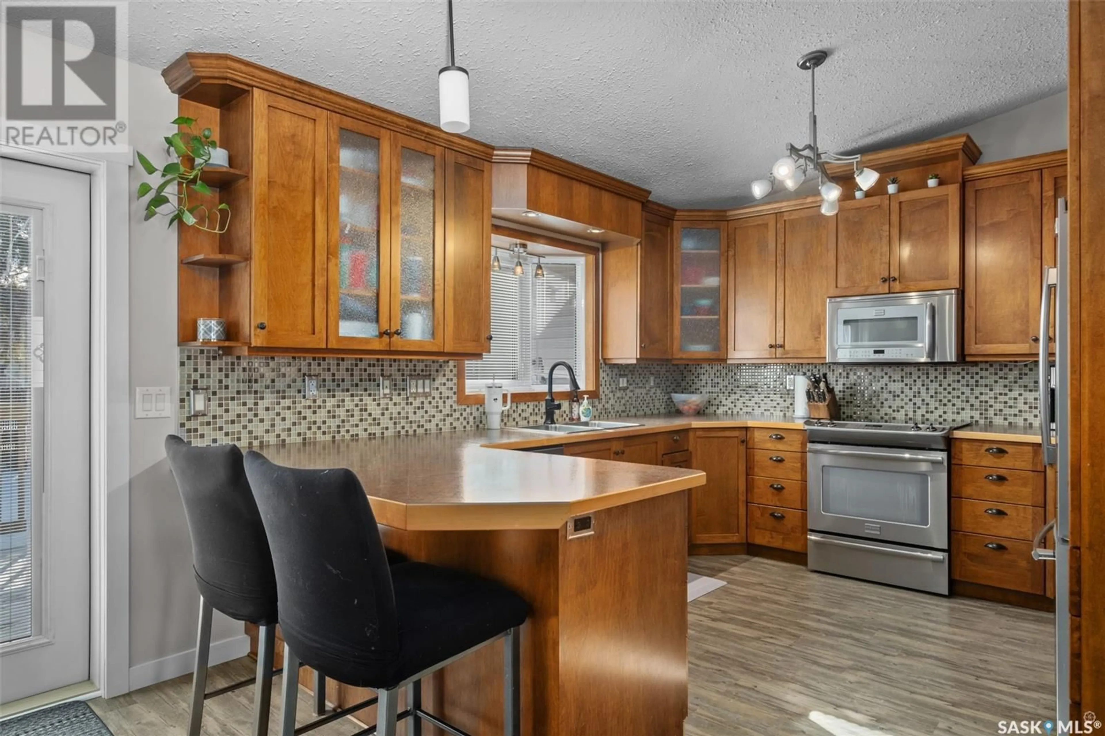 Open concept kitchen, unknown for 3373 Eagle CRESCENT, Prince Albert Saskatchewan S6V7N5