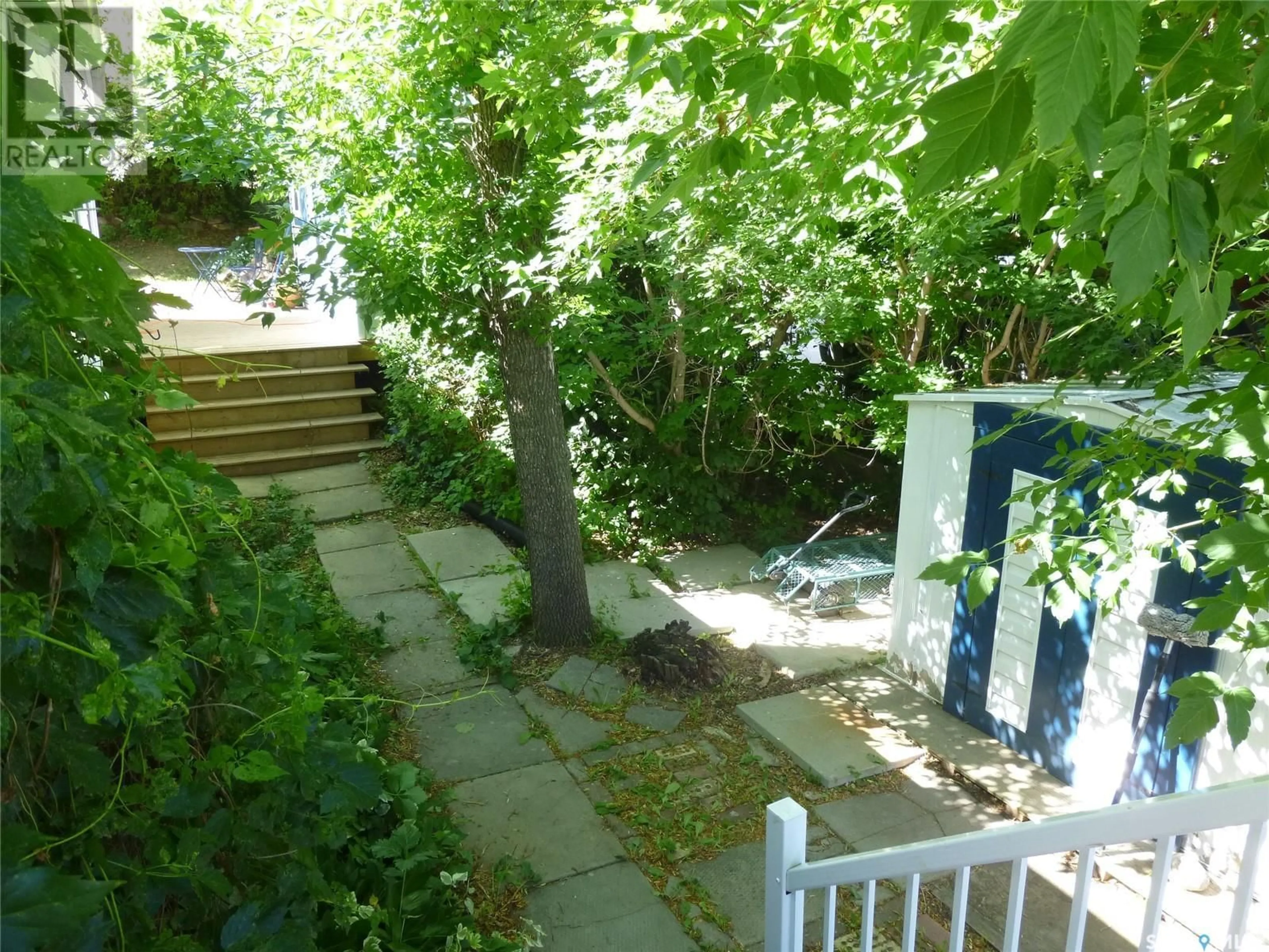 Patio, street for 347 DALY AVENUE, Regina Beach Saskatchewan S0G4C0