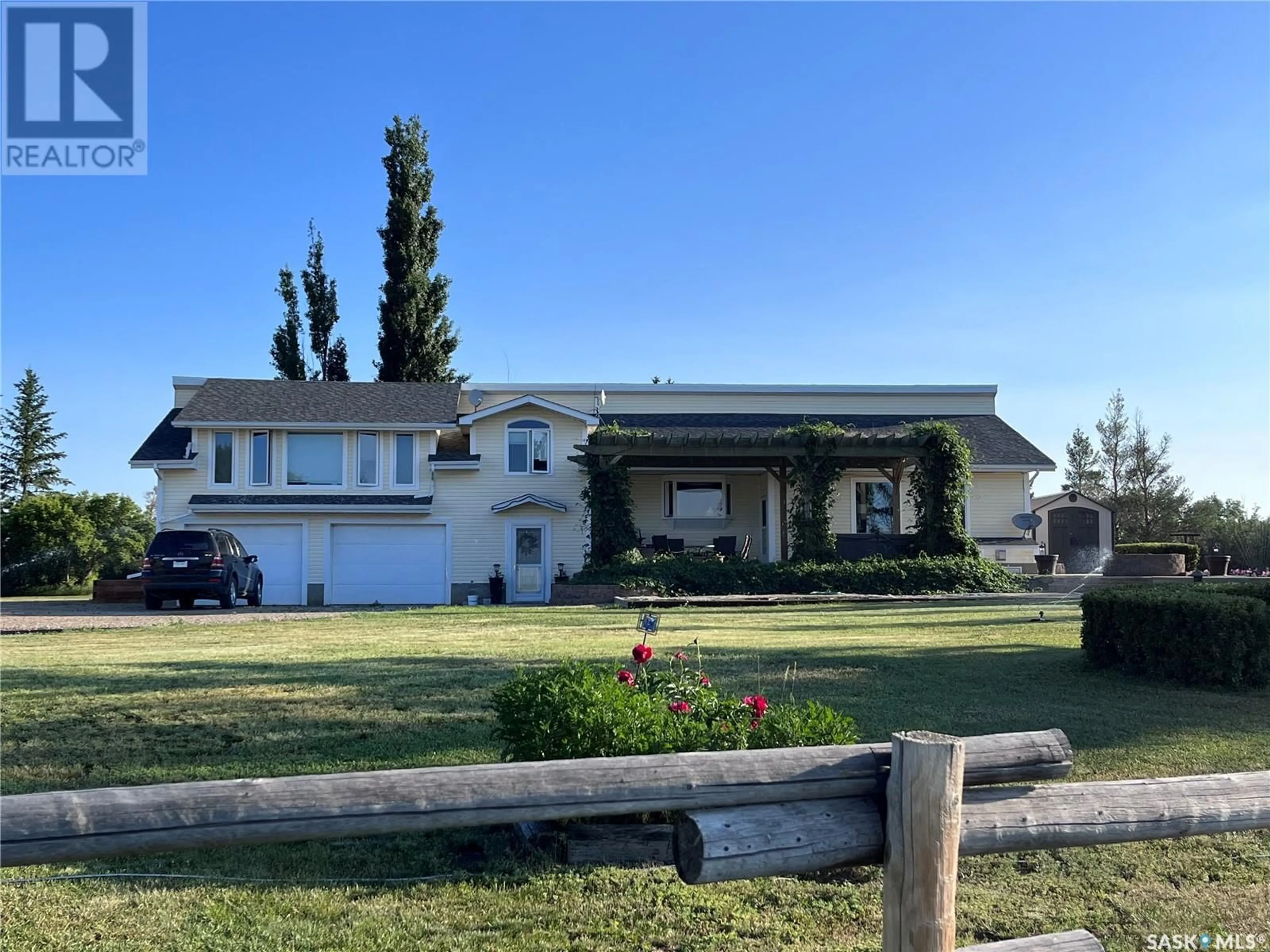 A pic from outside/outdoor area/front of a property/back of a property/a pic from drone, unknown for Davidson Acreage, Swift Current Rm No. 137 Saskatchewan S9H4V1