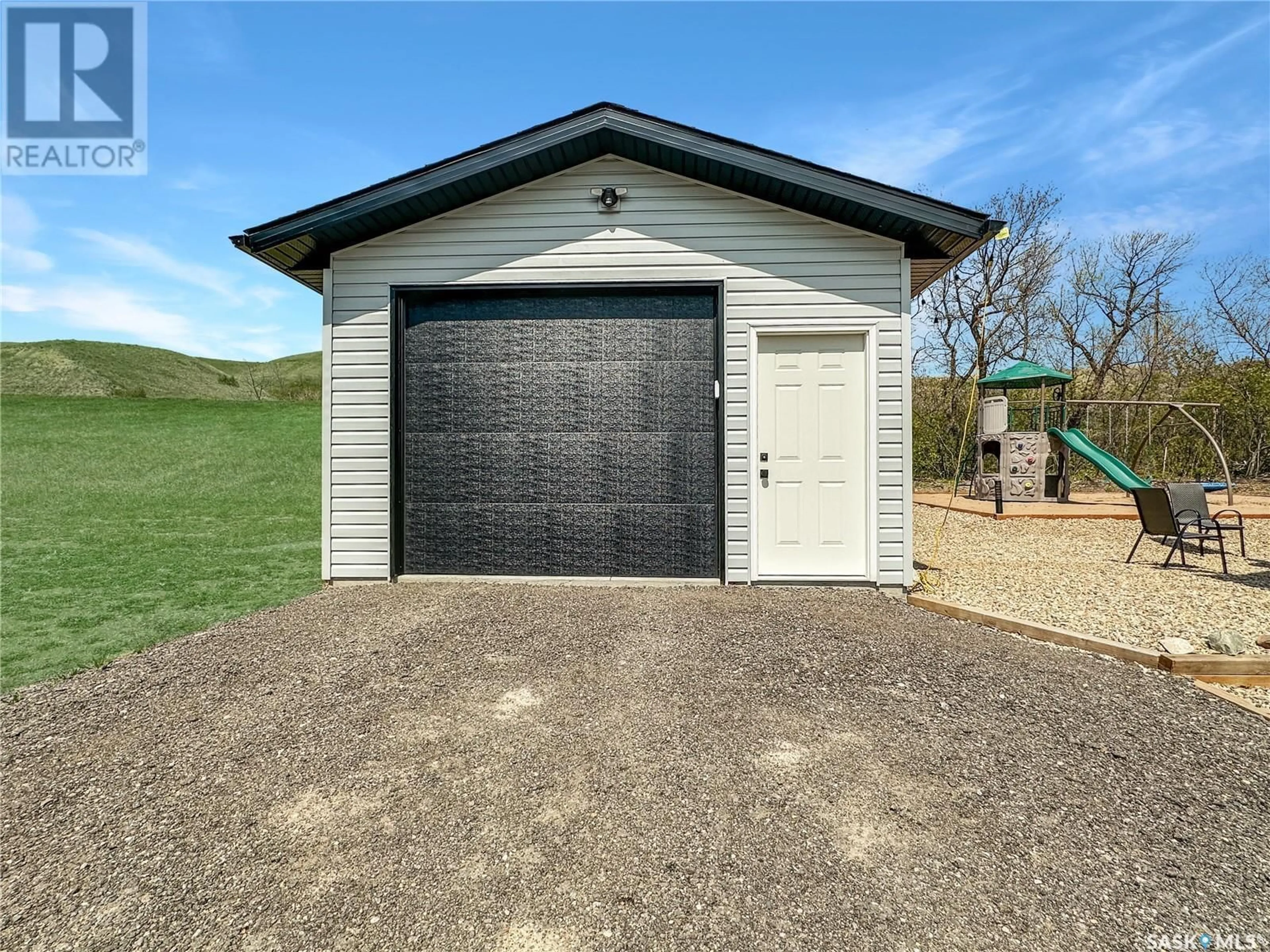 Indoor garage for 23 Aaron DRIVE, Echo Lake Saskatchewan S0G1S0