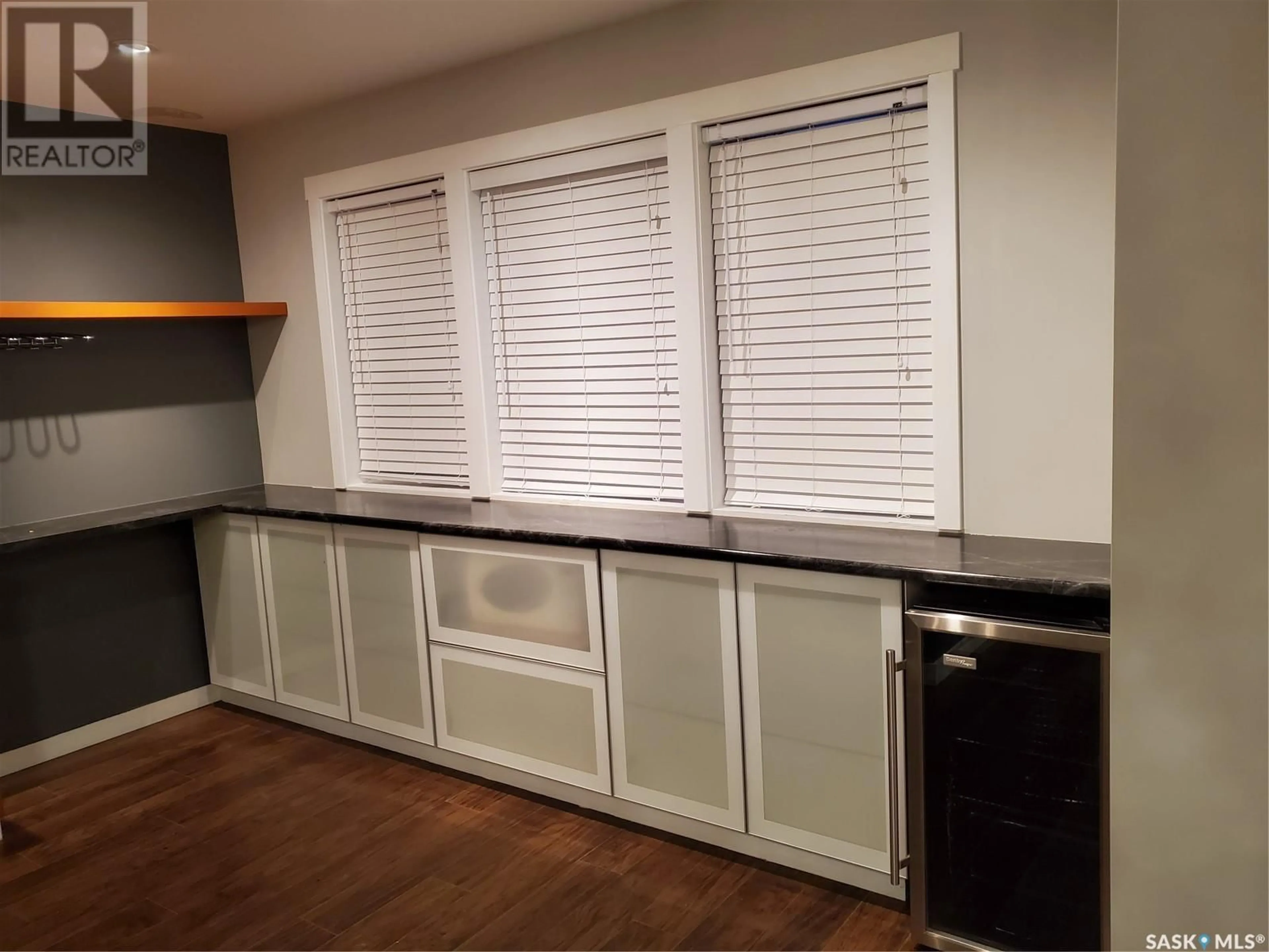 Standard kitchen, wood/laminate floor for 113 6TH STREET, Ponteix Saskatchewan S0N1Z0