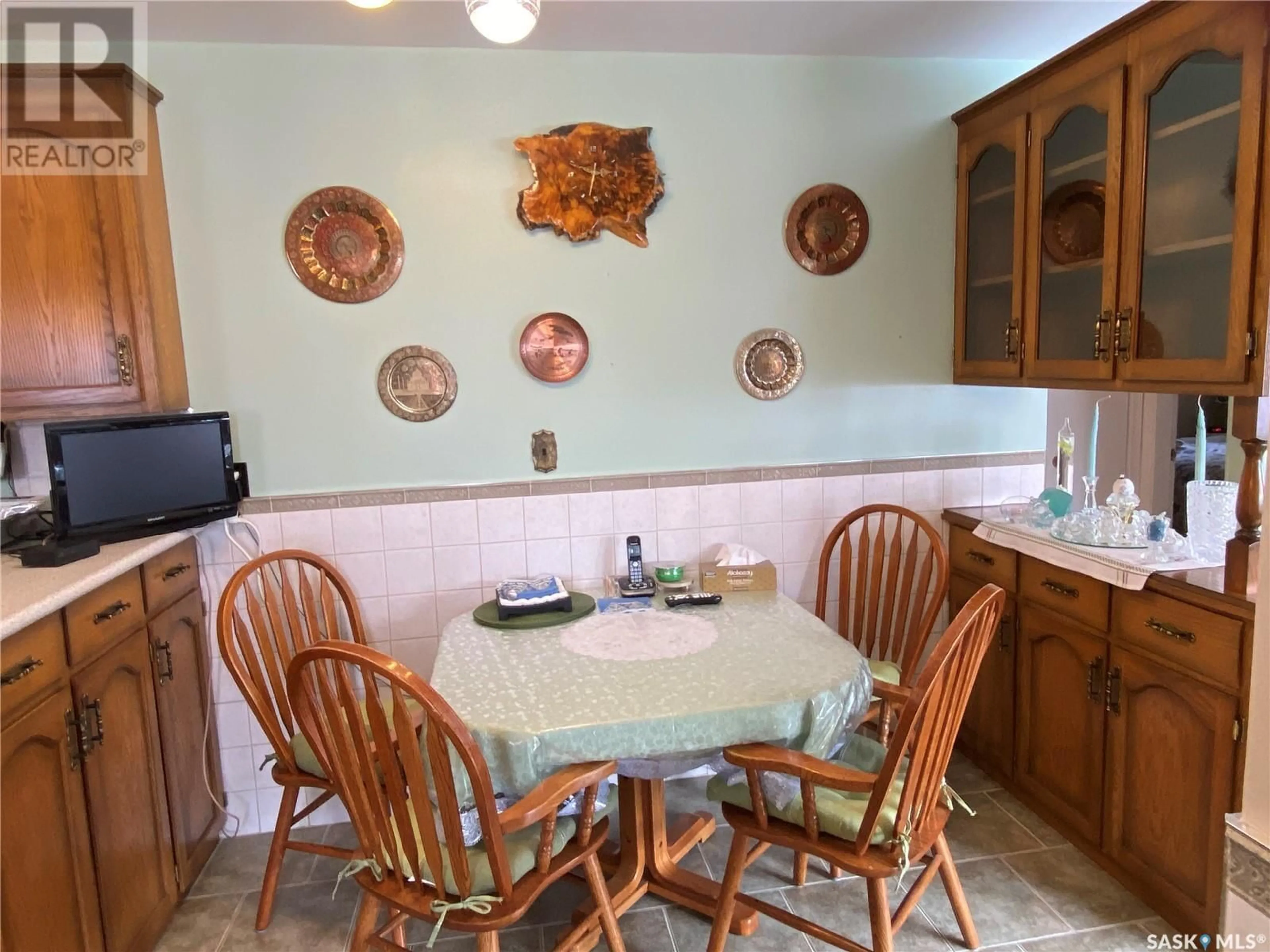 Dining room, ceramic/tile floor for 207 Fifth AVENUE S, Yorkton Saskatchewan S3N0Z9