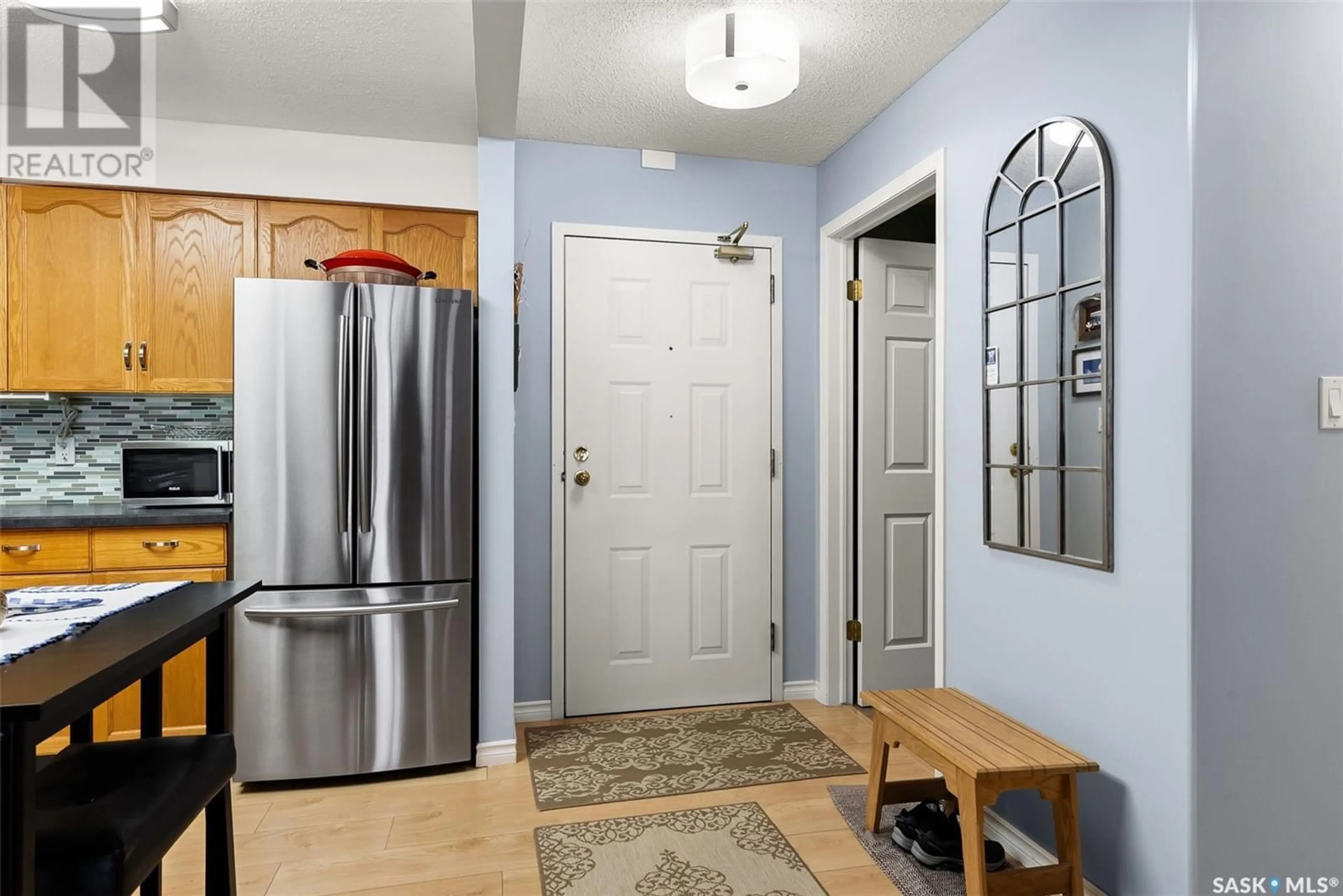 Indoor entryway for 133 960 ASSINIBOINE AVENUE E, Regina Saskatchewan S4V2P8
