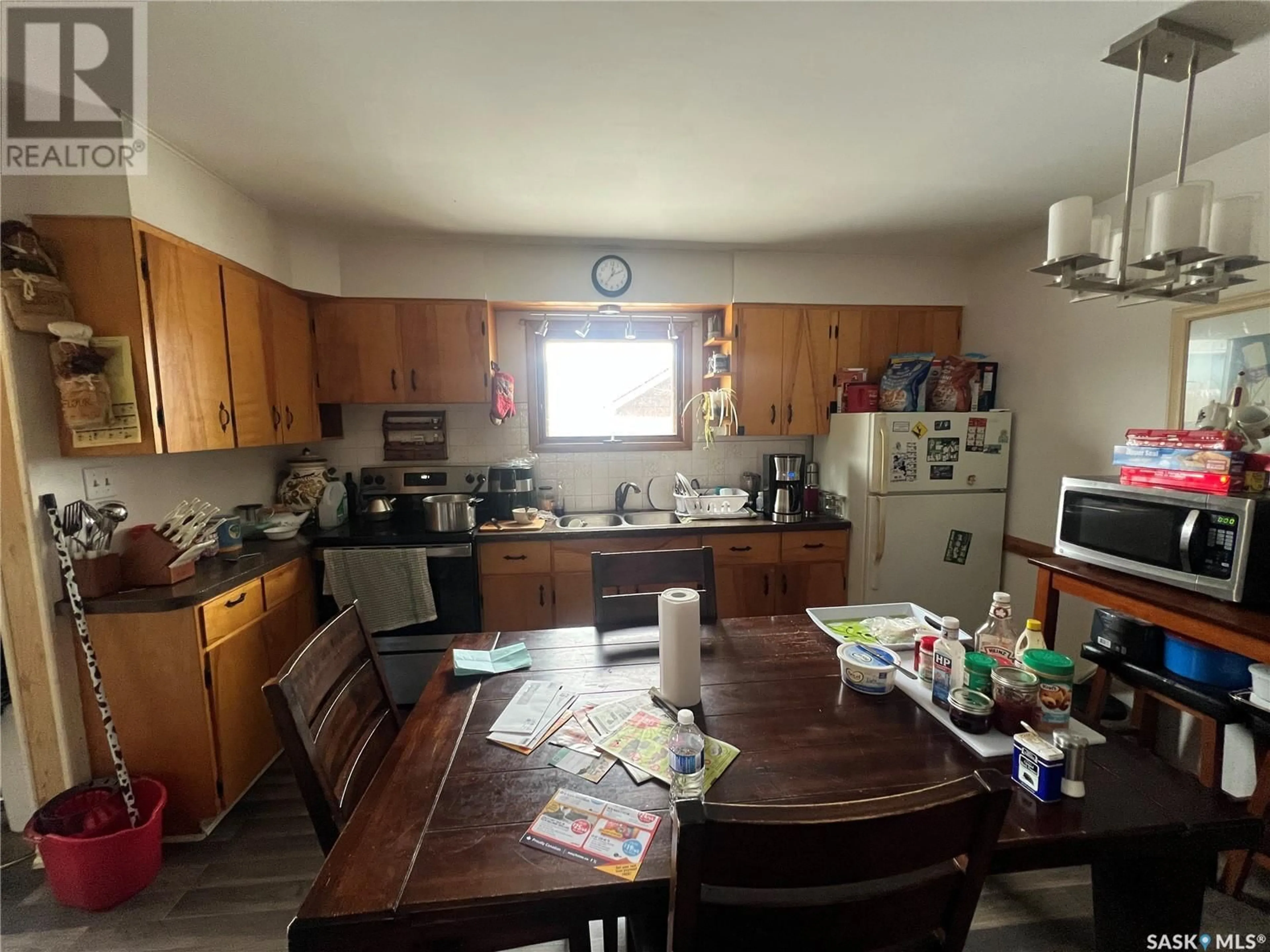 Standard kitchen, unknown for 565 15th STREET W, Prince Albert Saskatchewan S6V3R3