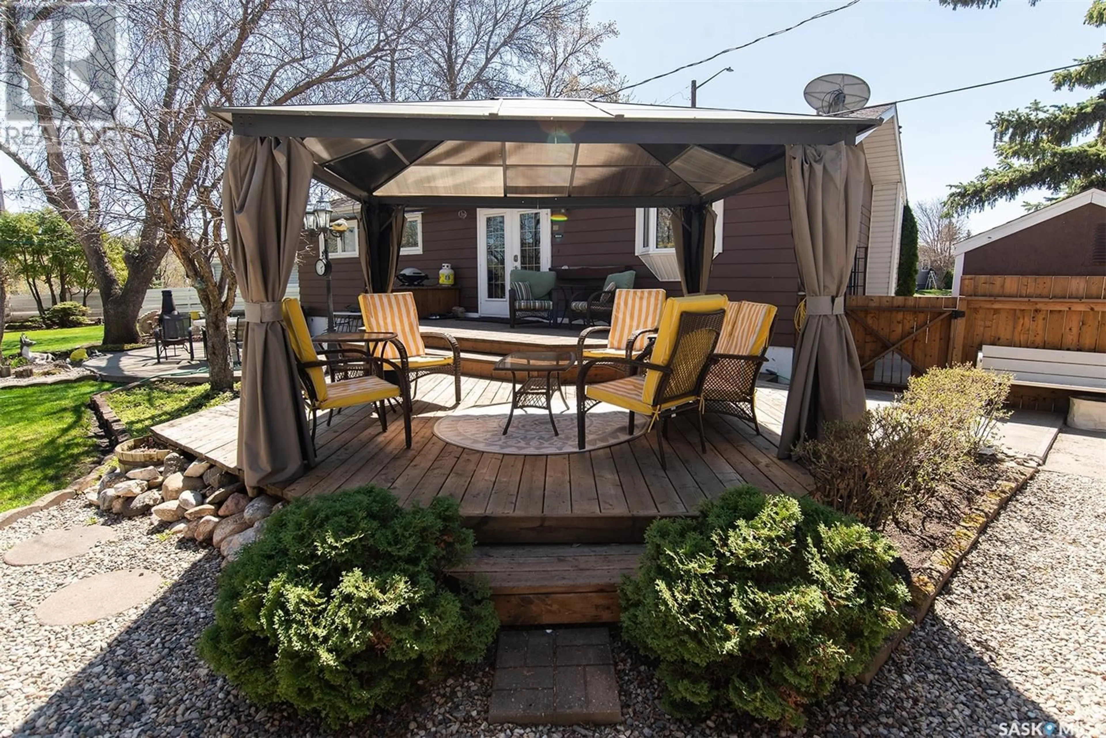 Patio, street for 204 BROOKDALE PLACE, Wynyard Saskatchewan S0A4T0