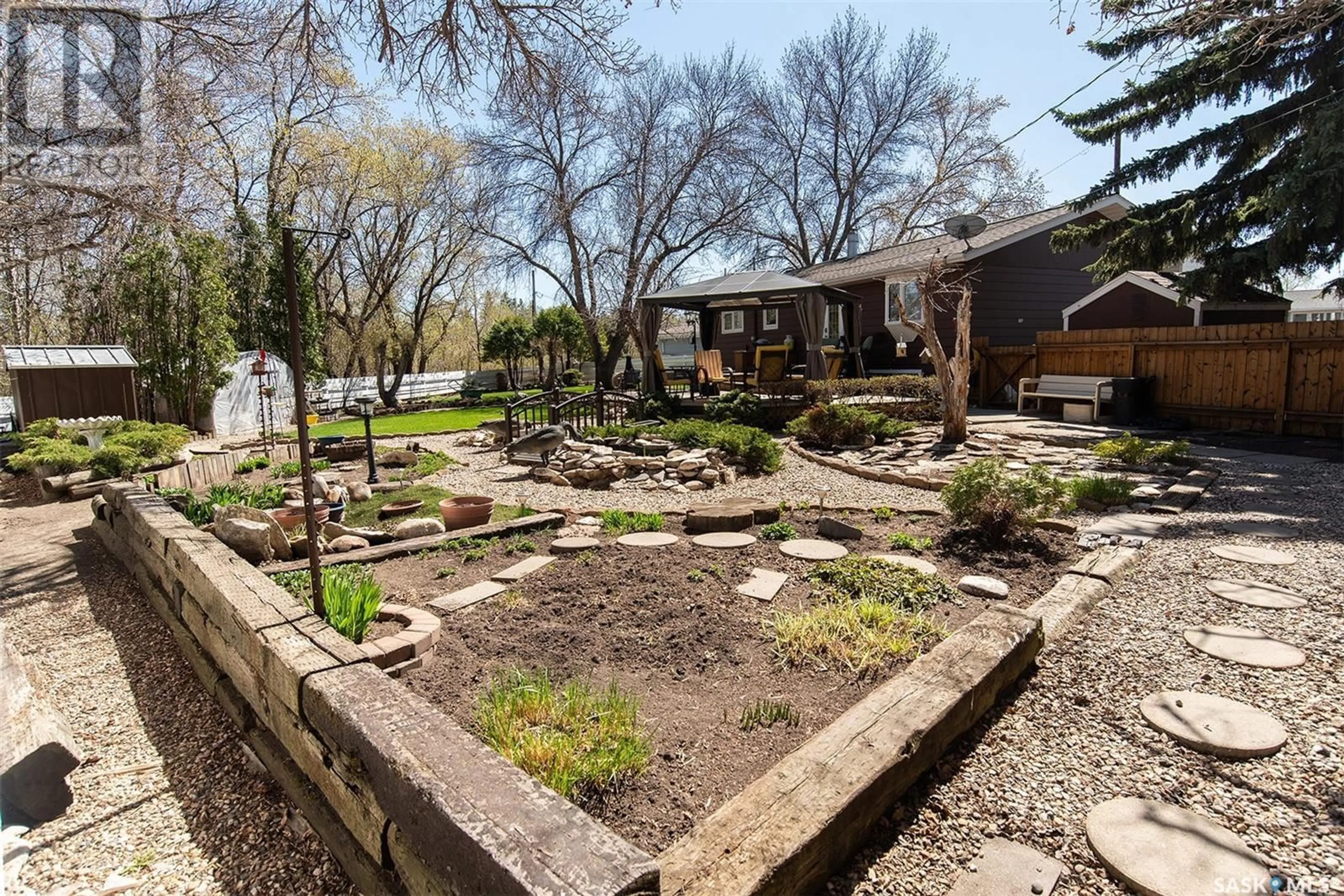 Patio, street for 204 BROOKDALE PLACE, Wynyard Saskatchewan S0A4T0