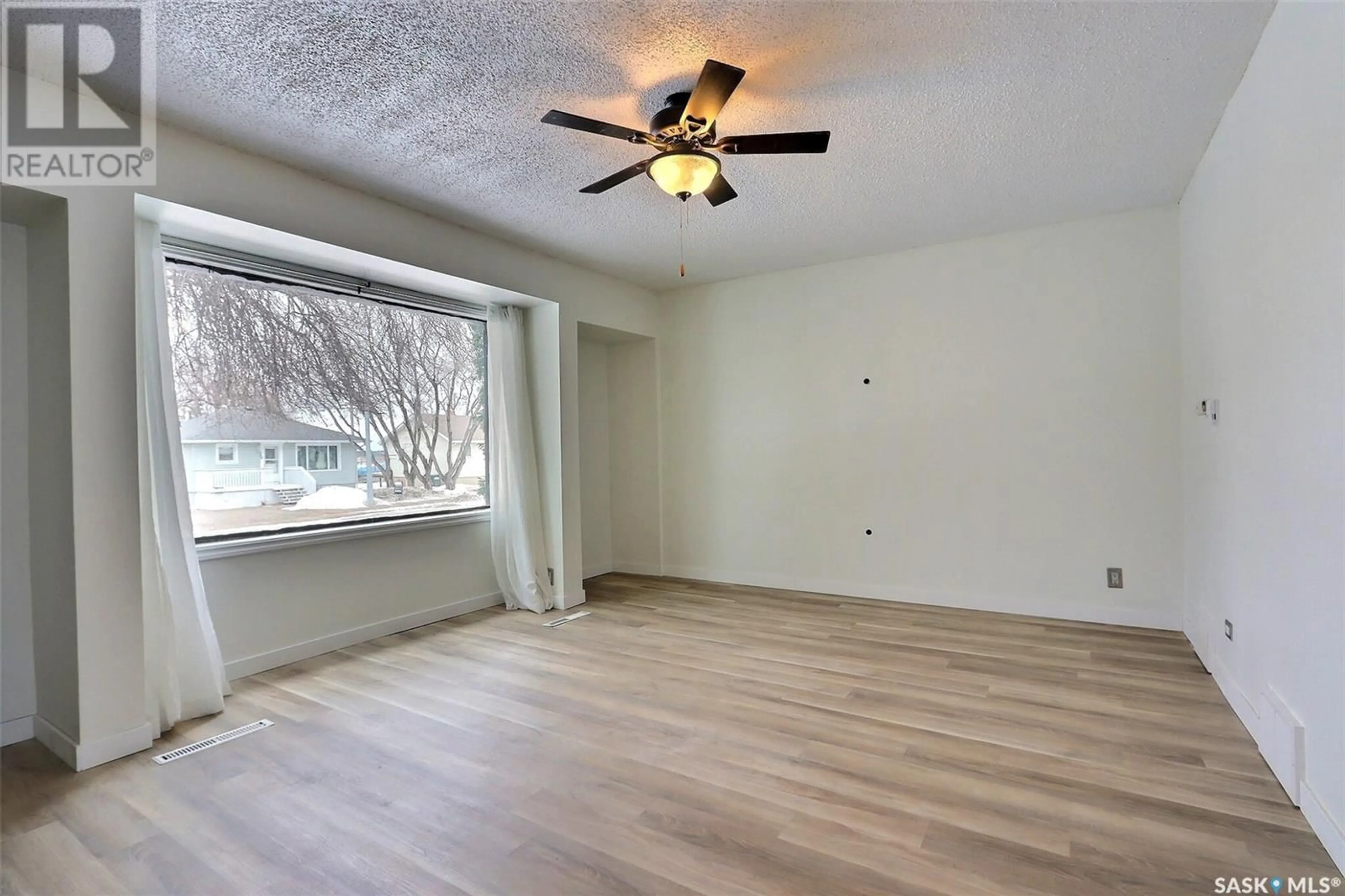 A pic of a room for 575 20th STREET E, Prince Albert Saskatchewan S6V1L4