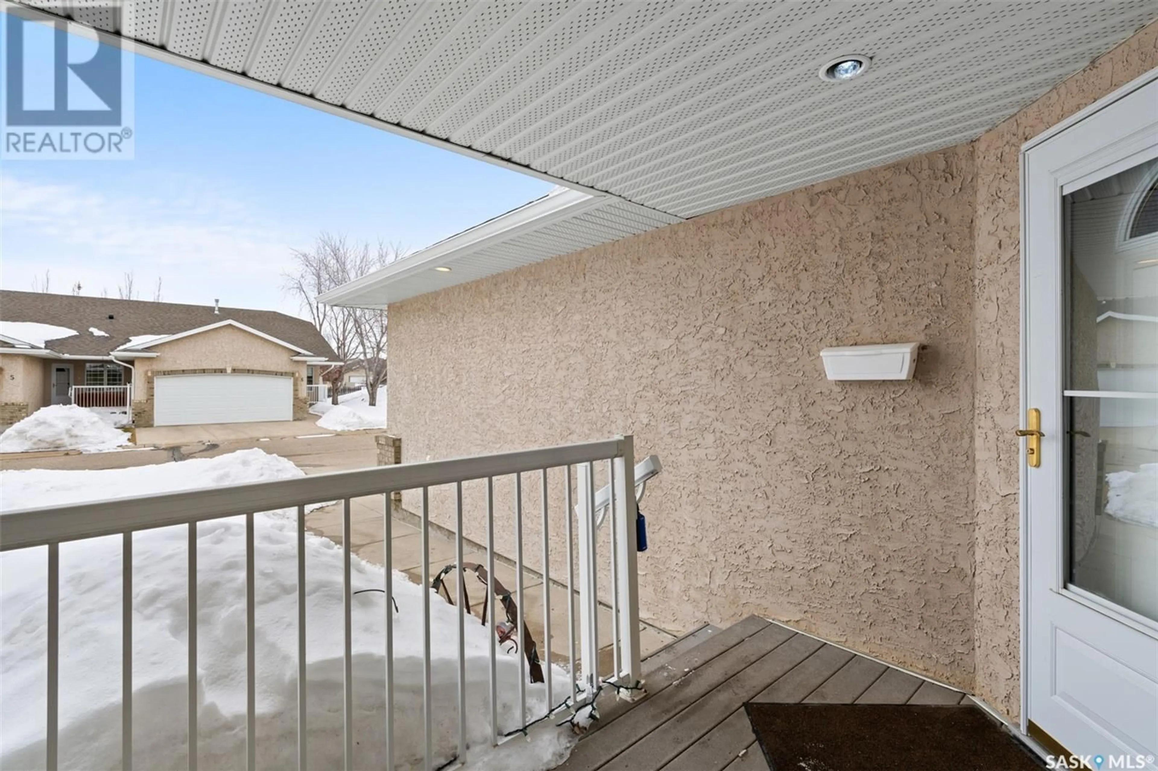 Patio, unknown for 25 Crystal VILLA, Warman Saskatchewan S0K0A1