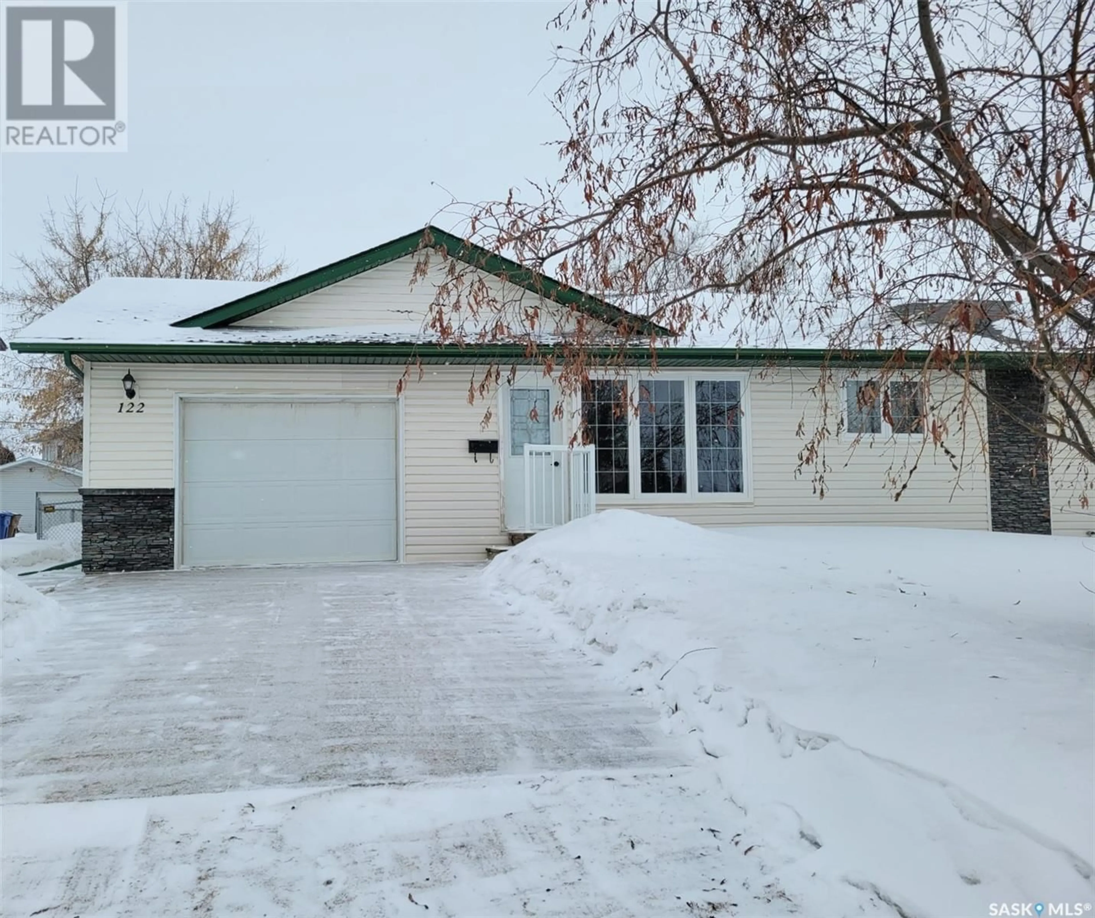 Unknown for 122 Cairns AVENUE E, Melfort Saskatchewan S0E0G0