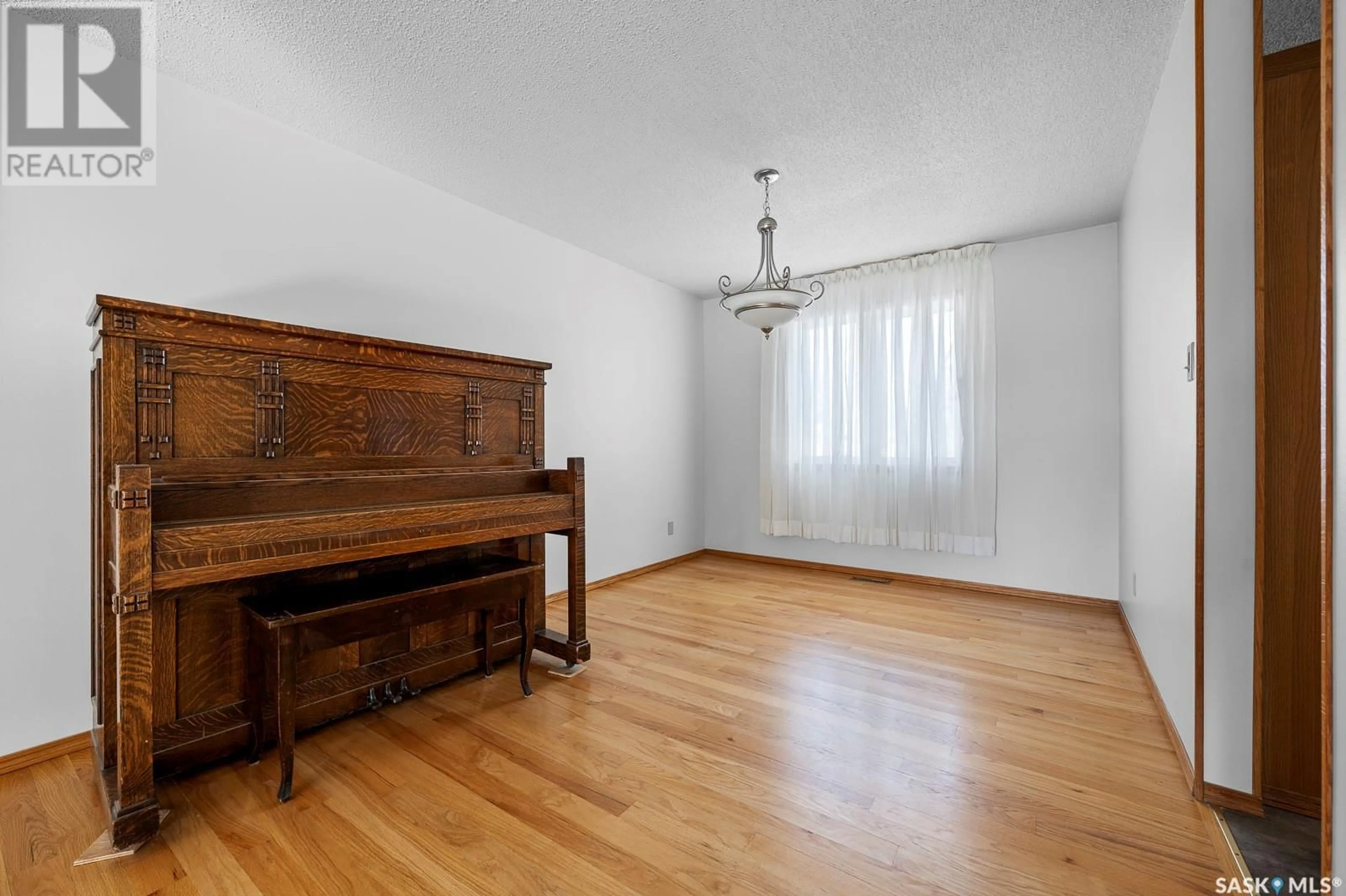 A pic of a room for 3830 Gordon ROAD, Regina Saskatchewan S4S5X4