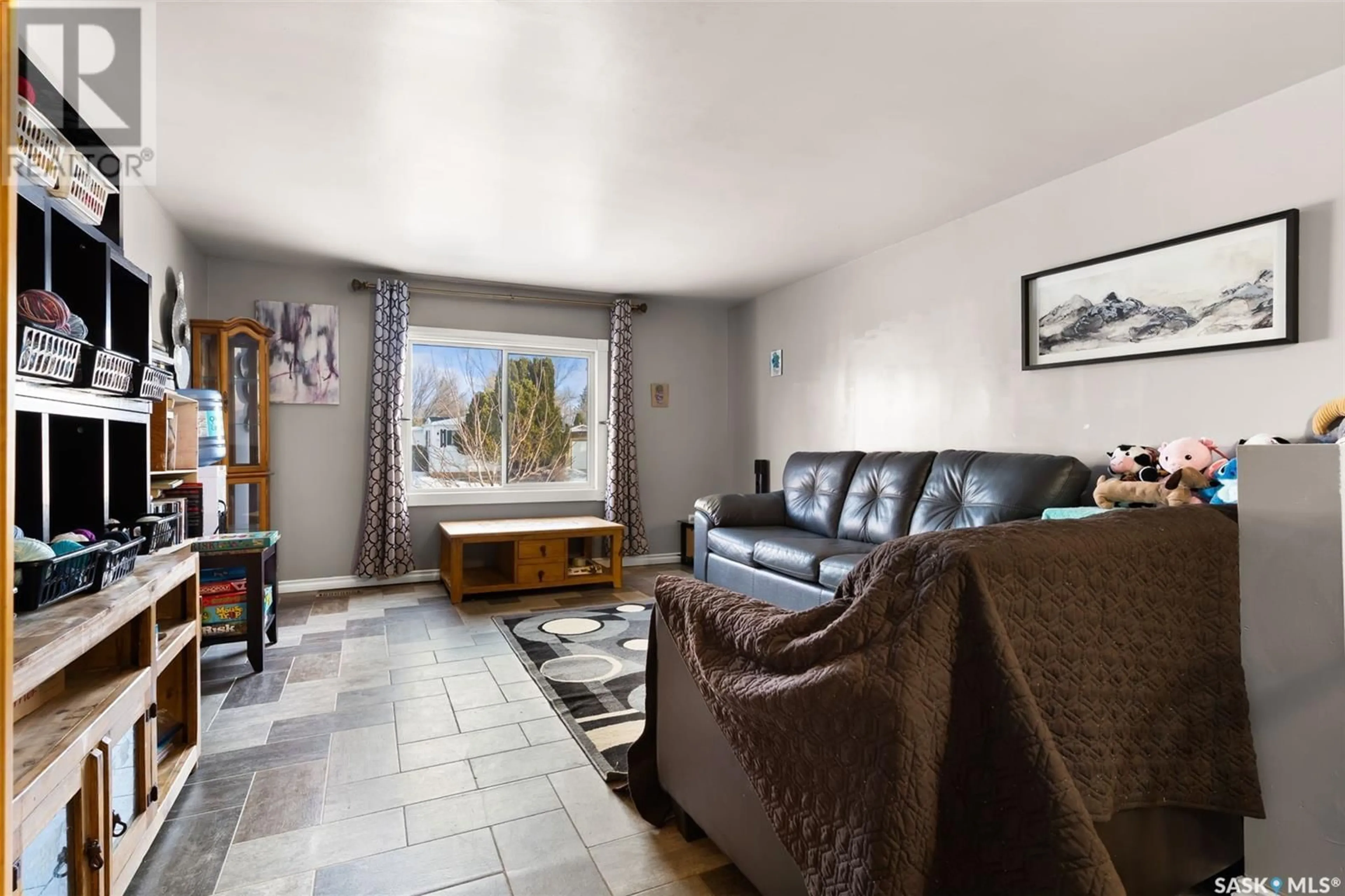 Living room with furniture, unknown for 11 GARUIK CRESCENT, Regina Saskatchewan S4R7E5