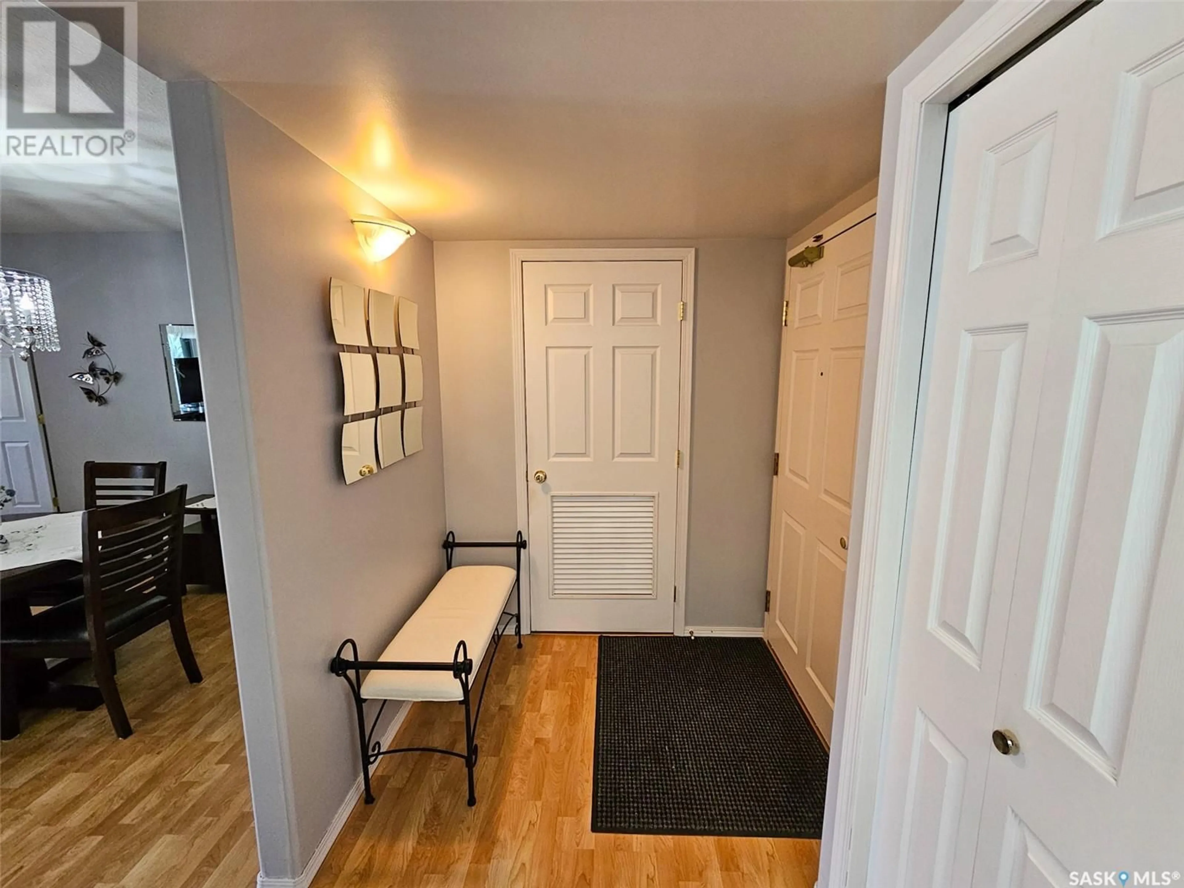 Indoor entryway for 201 331 MACOUN DRIVE, Swift Current Saskatchewan S9H0A1