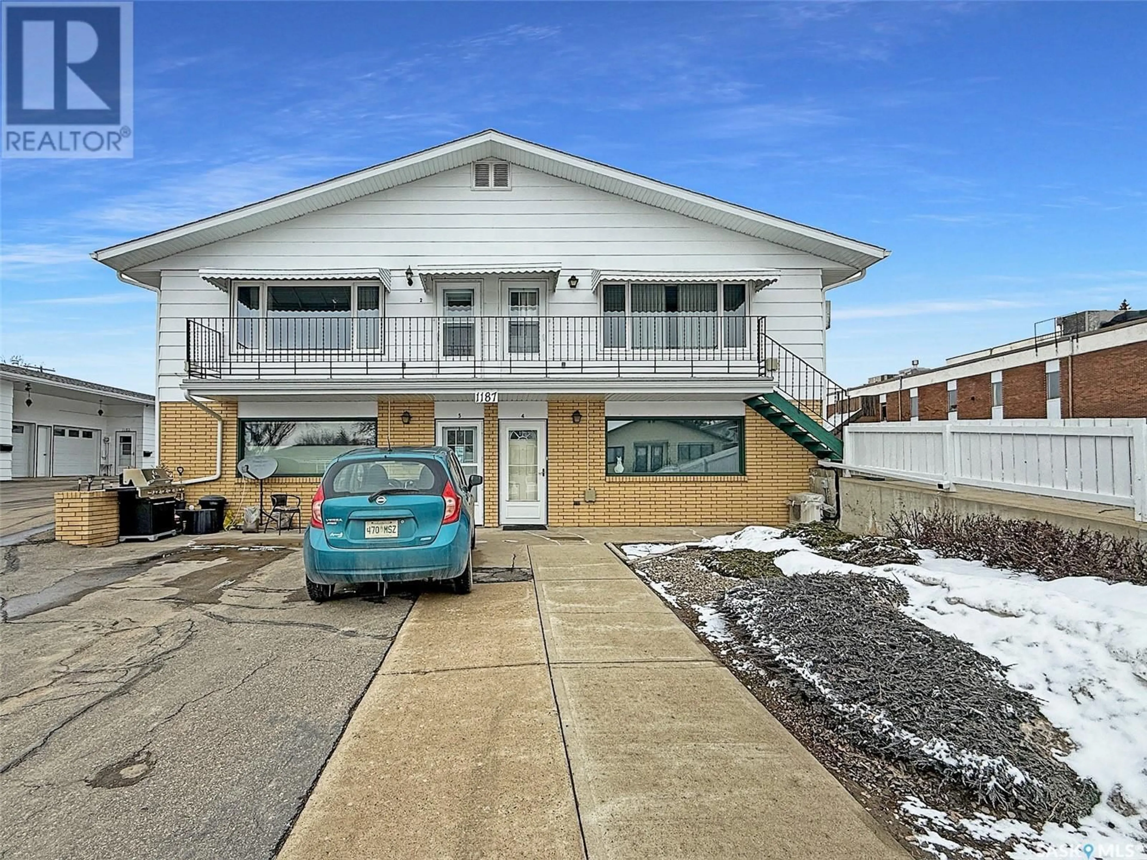 Home with vinyl exterior material, street for 3 1187 ASHLEY DRIVE, Swift Current Saskatchewan S9H1N4