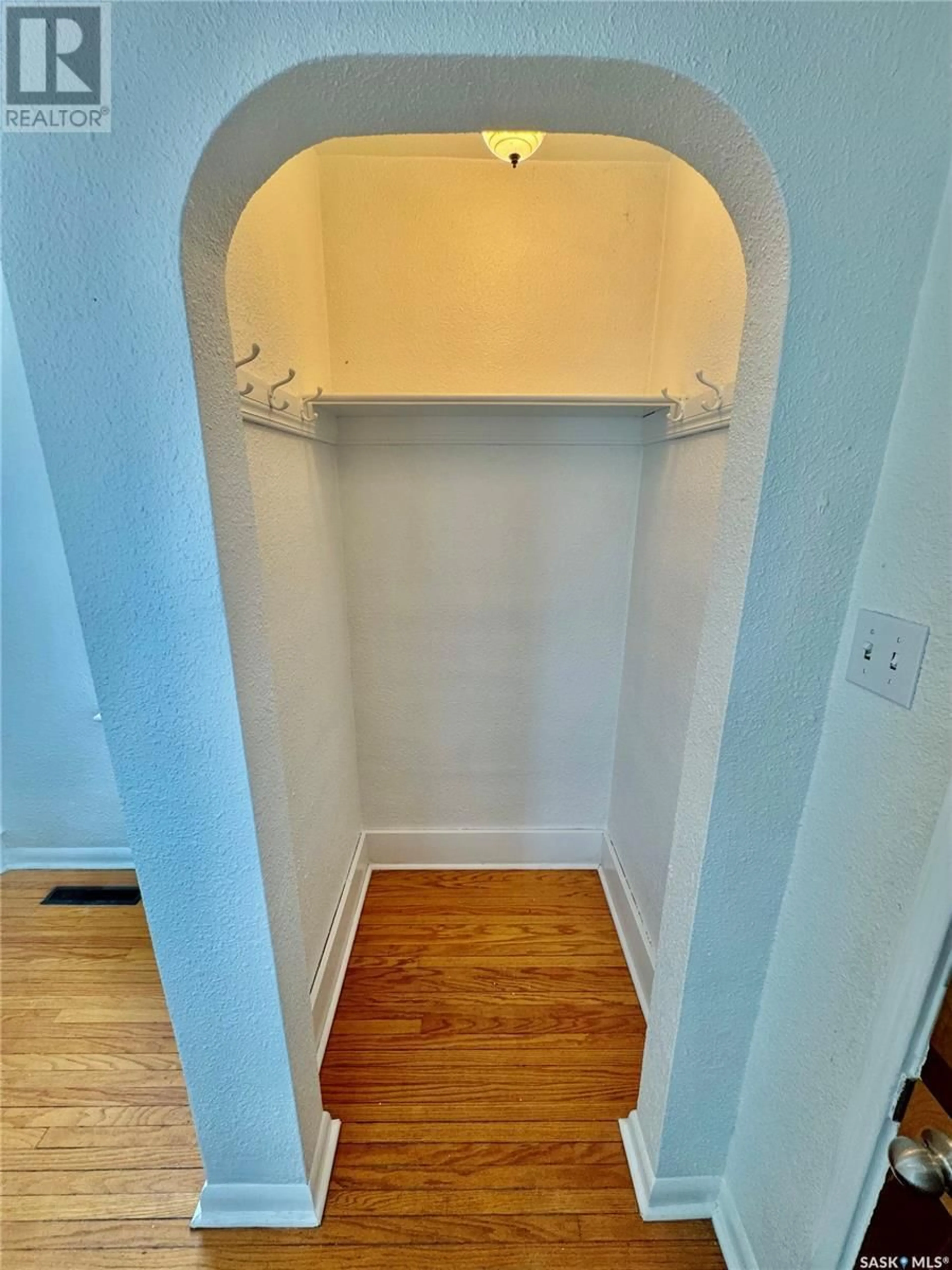 Indoor entryway for 436 12TH STREET, Prince Albert Saskatchewan S6V1C4