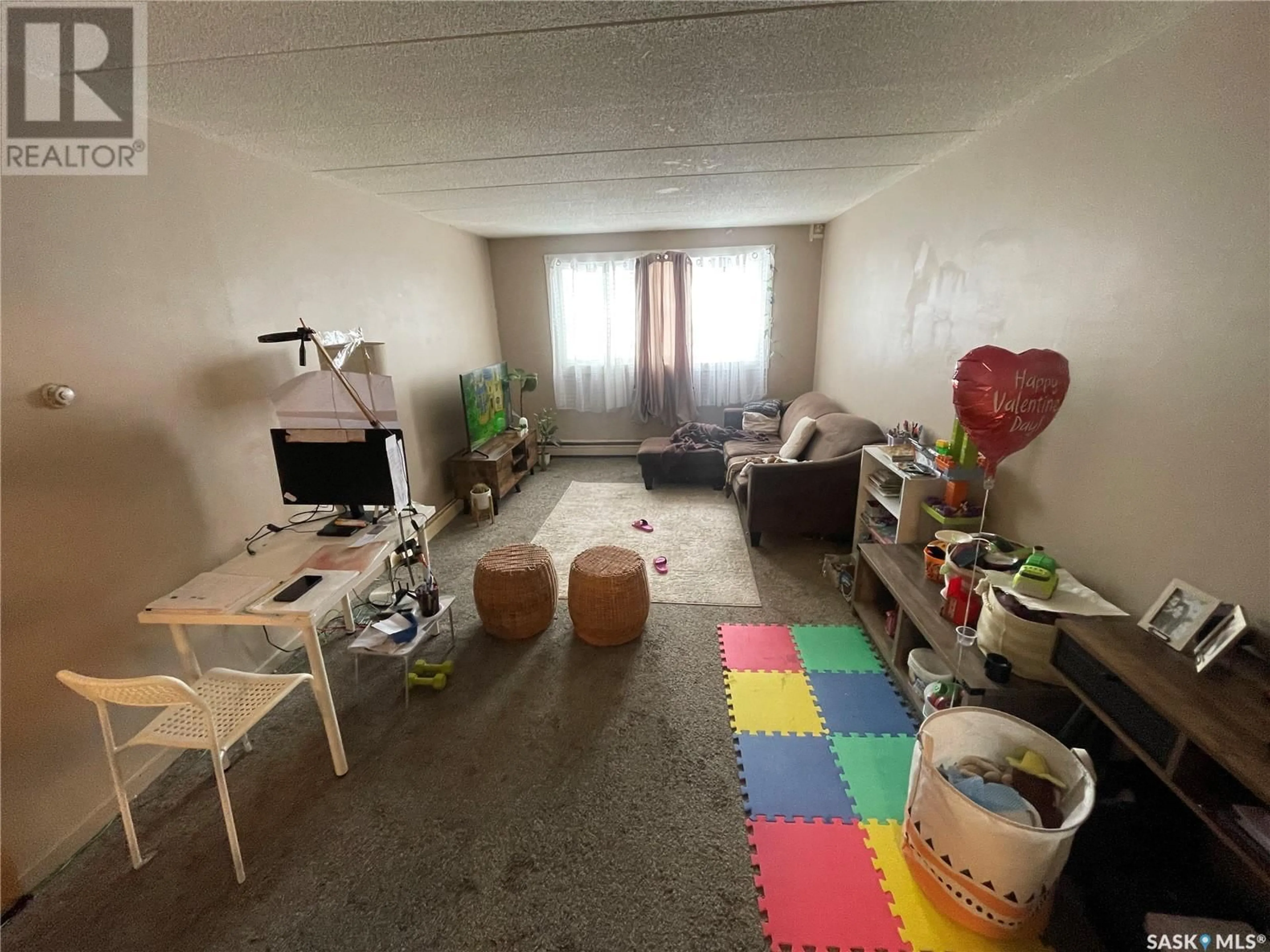 A pic of a room for 5 - 2620 5TH AVENUE, Regina Saskatchewan S4R5E5
