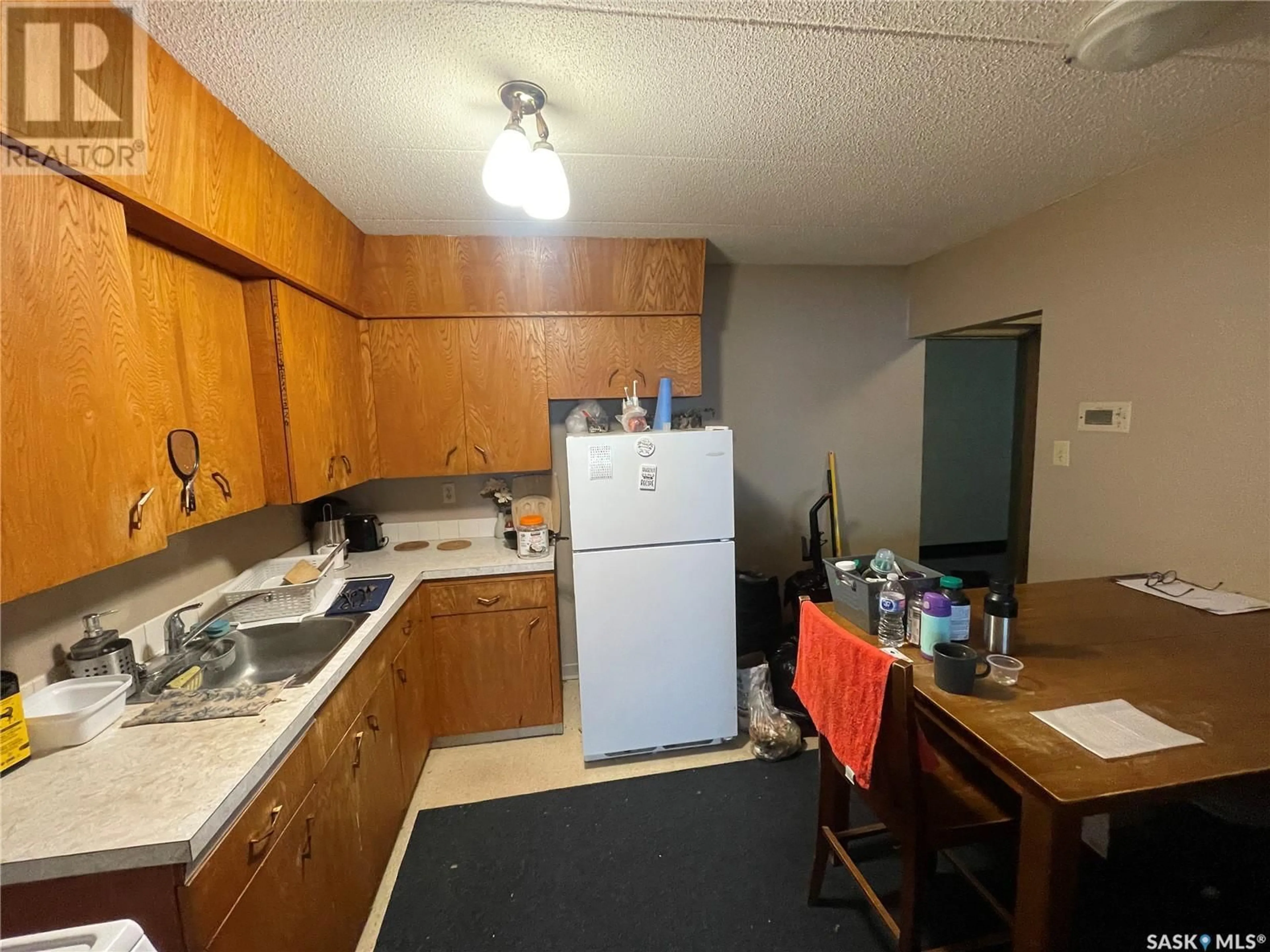 Standard kitchen, floor is not visible for 5 - 2620 5TH AVENUE, Regina Saskatchewan S4R5E5