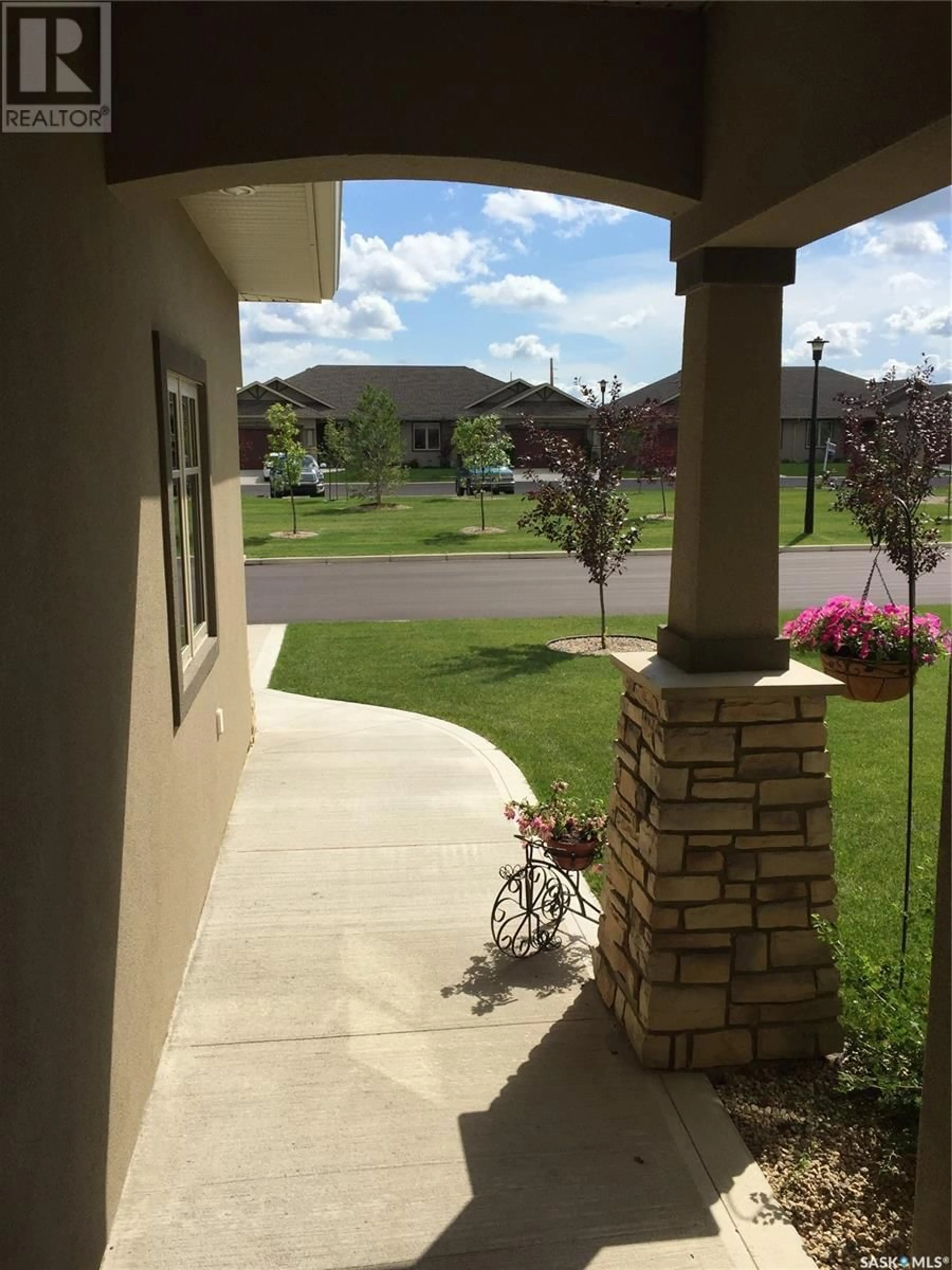 Patio, street for 17 2805 LAKEVIEW DRIVE, Prince Albert Saskatchewan S6W0A4