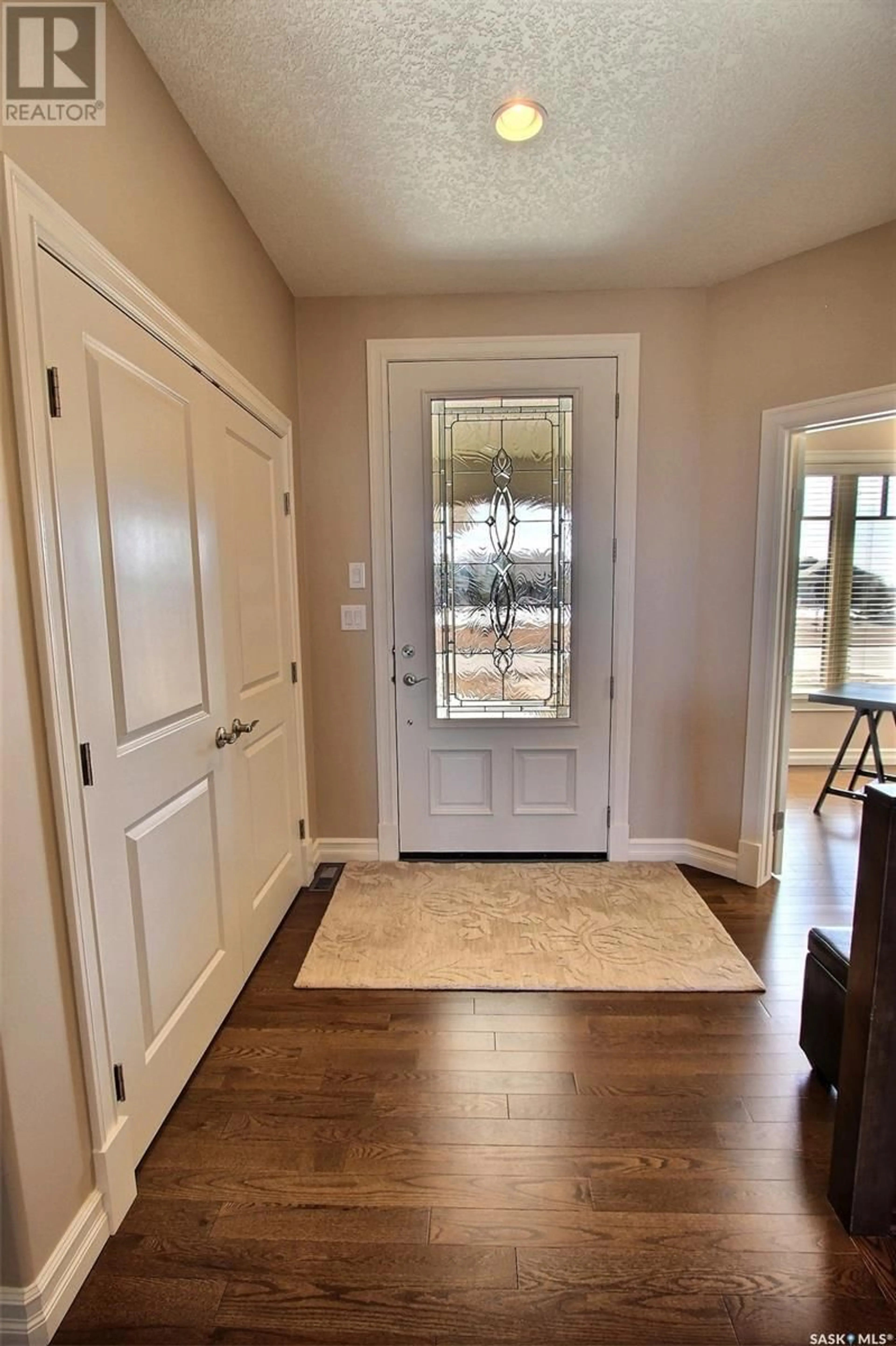 Indoor entryway for 17 2805 LAKEVIEW DRIVE, Prince Albert Saskatchewan S6W0A4