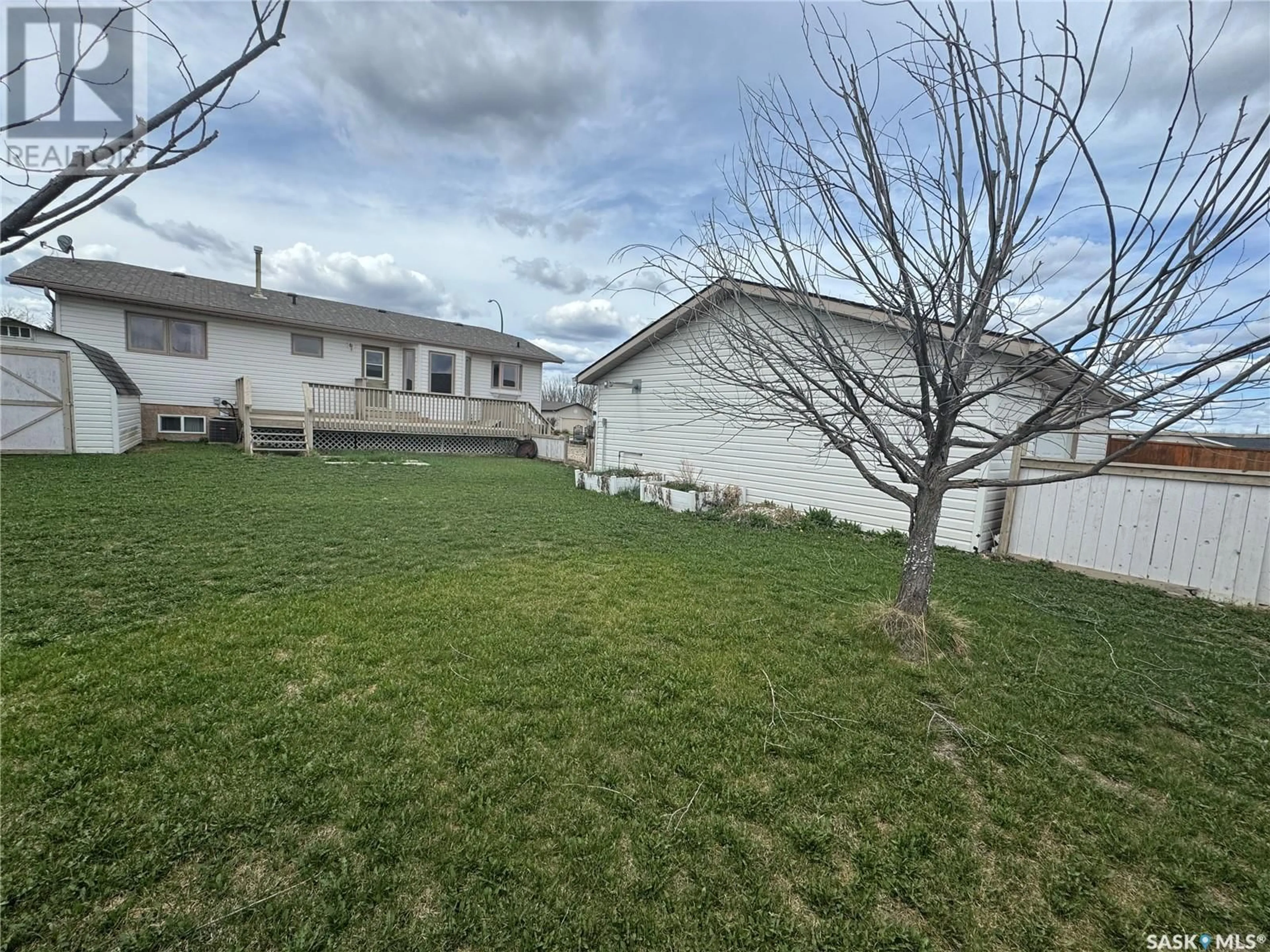 A pic from outside/outdoor area/front of a property/back of a property/a pic from drone, unknown for 514 MACMILLIAN STREET, Hudson Bay Saskatchewan S0E0Y0