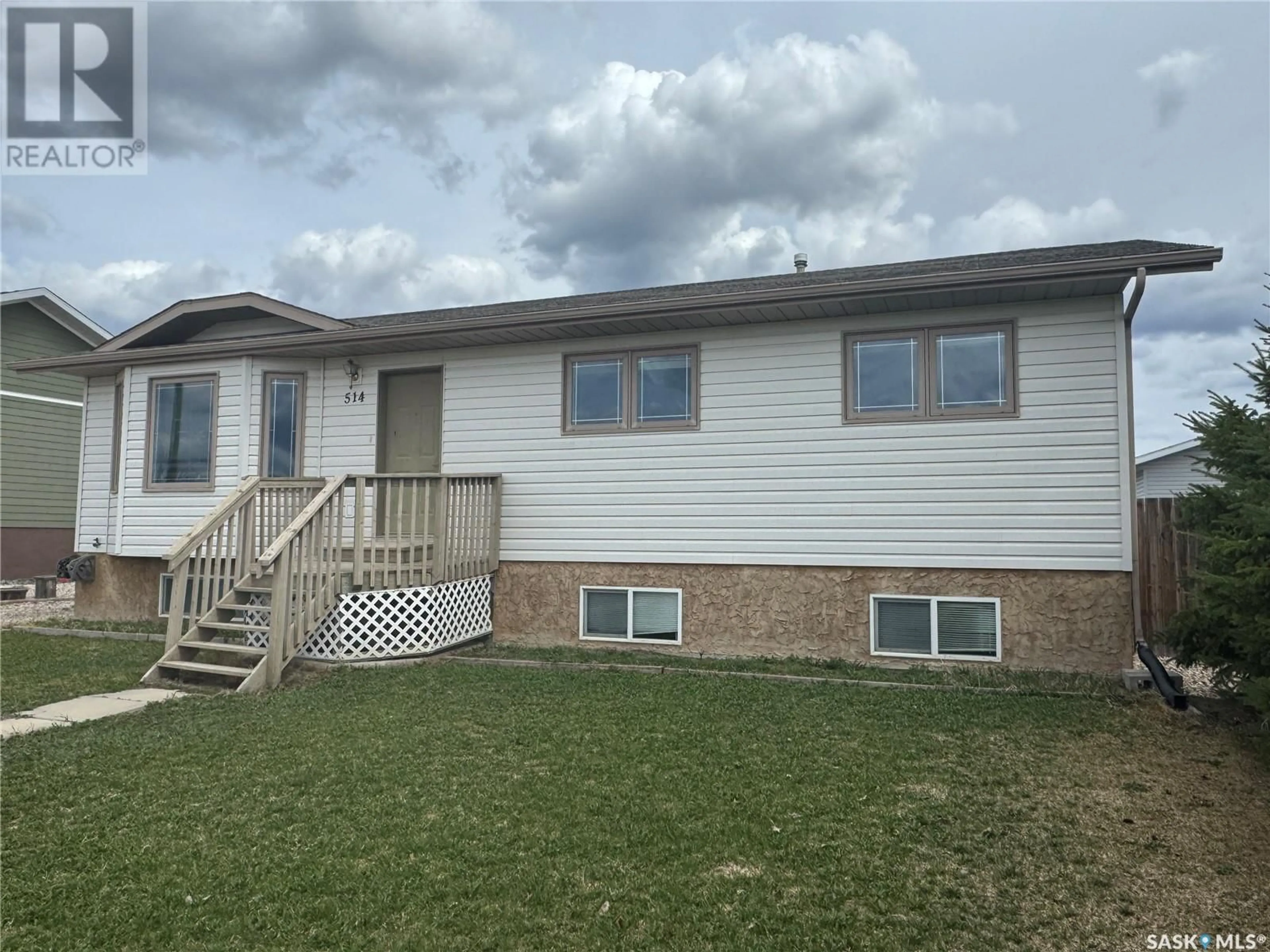 Home with vinyl exterior material, building for 514 MACMILLIAN STREET, Hudson Bay Saskatchewan S0E0Y0