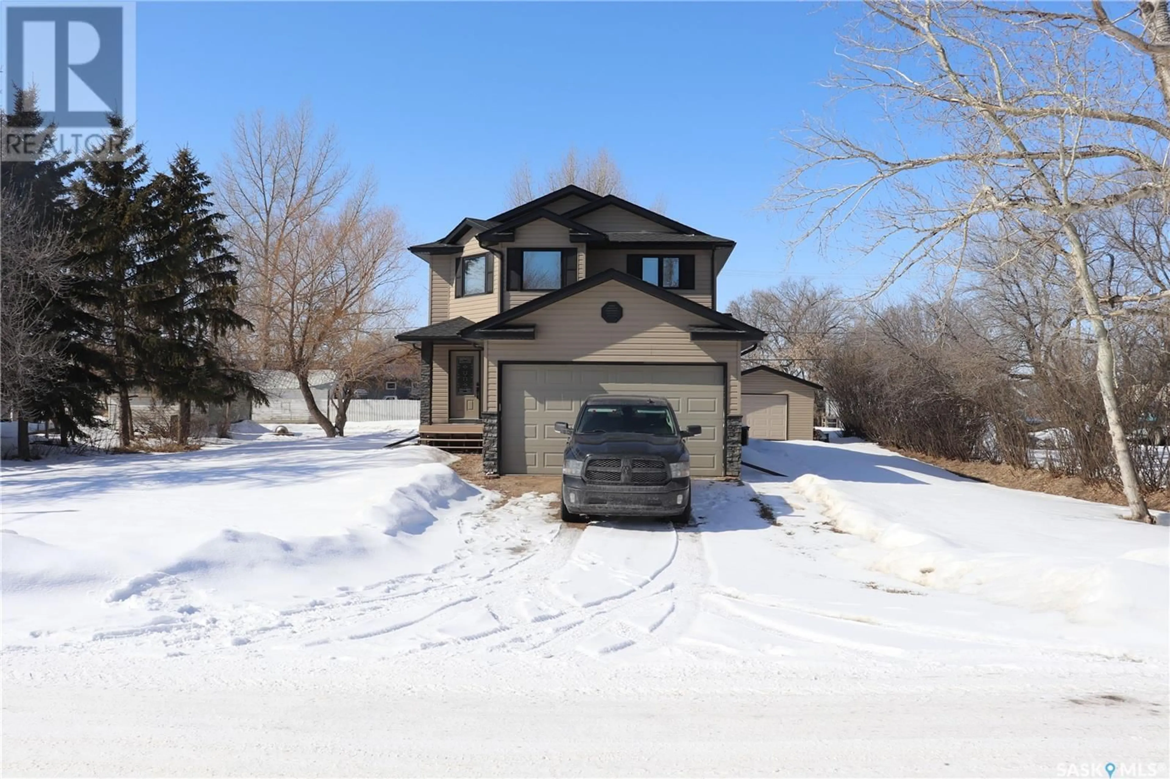 A pic from outside/outdoor area/front of a property/back of a property/a pic from drone, street for 106 2nd AVENUE N, Lucky Lake Saskatchewan S0L1Z0