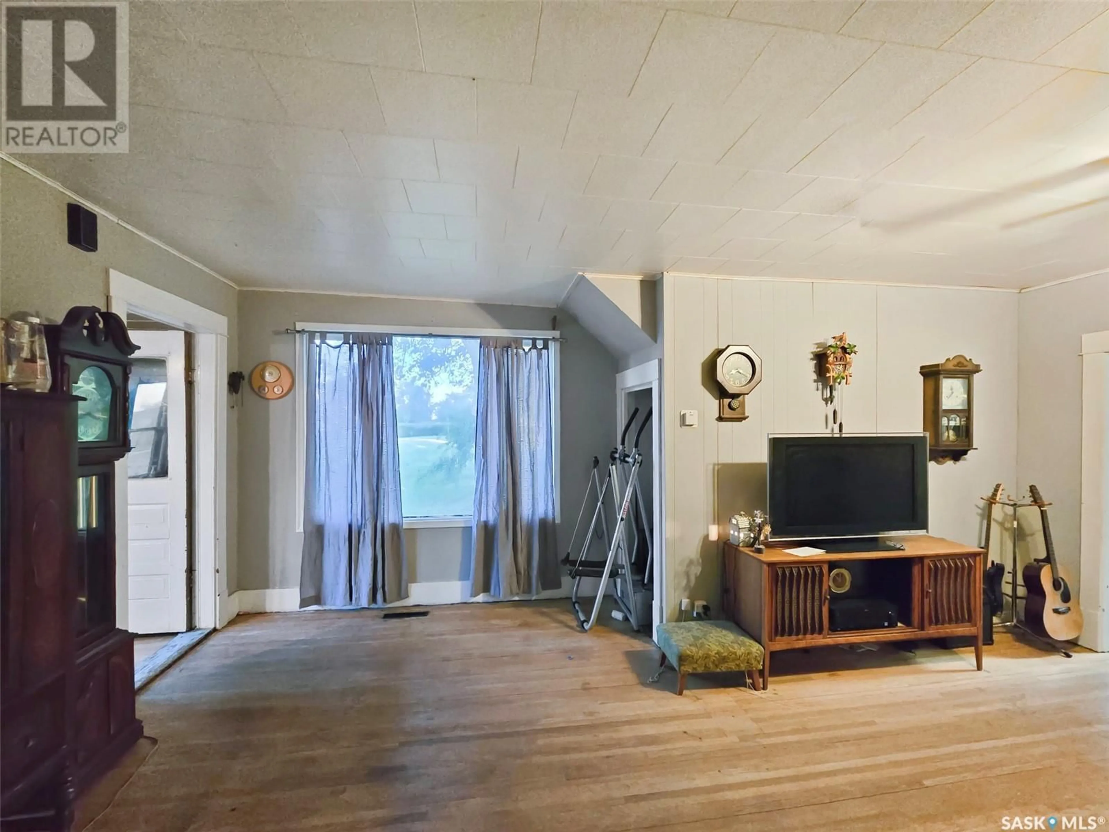 A pic of a room for 110 2ND AVENUE, Young Saskatchewan S0K4Y0