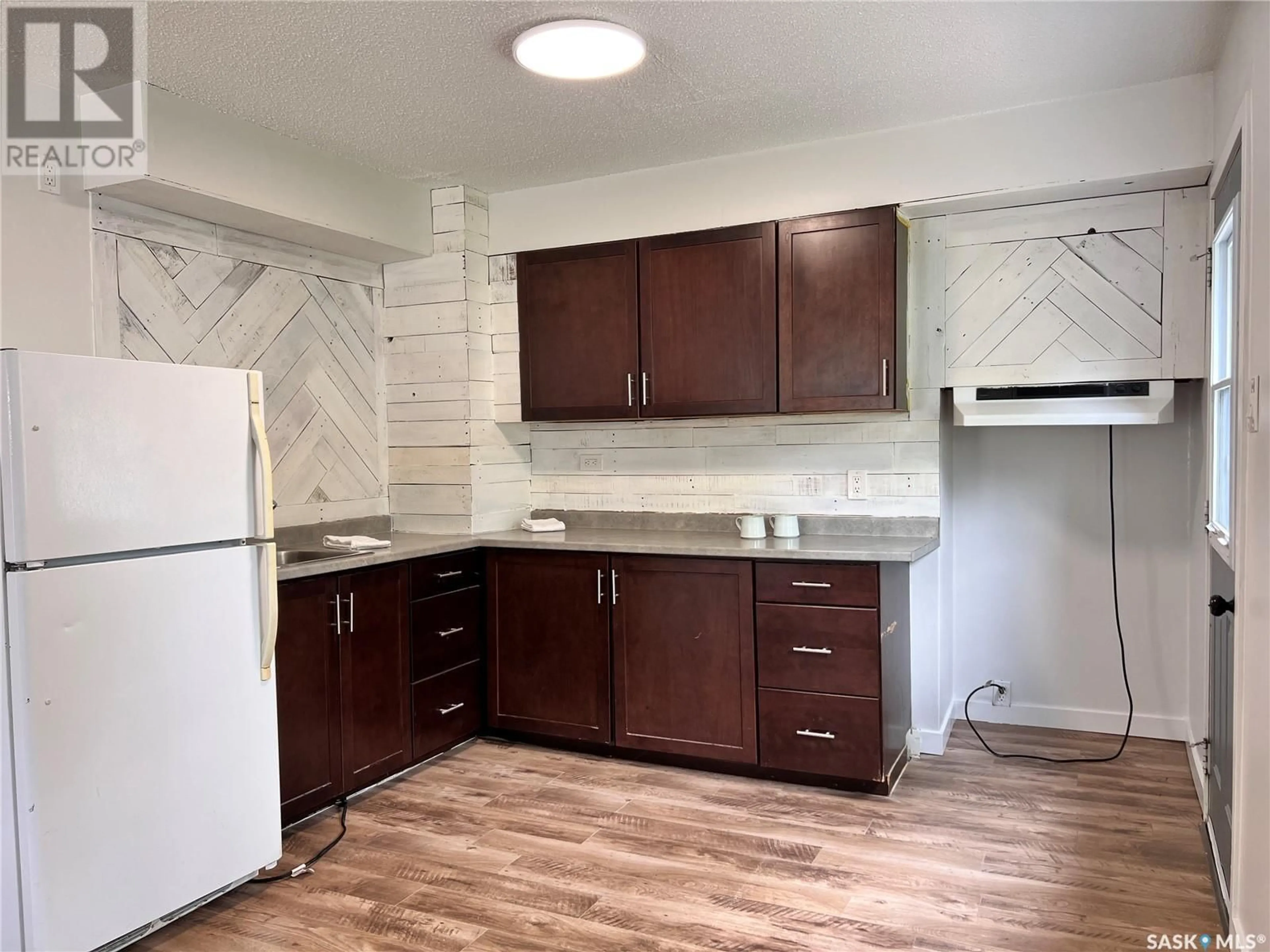 Standard kitchen, unknown for 307 1ST STREET, Wynyard Saskatchewan S0A4T0