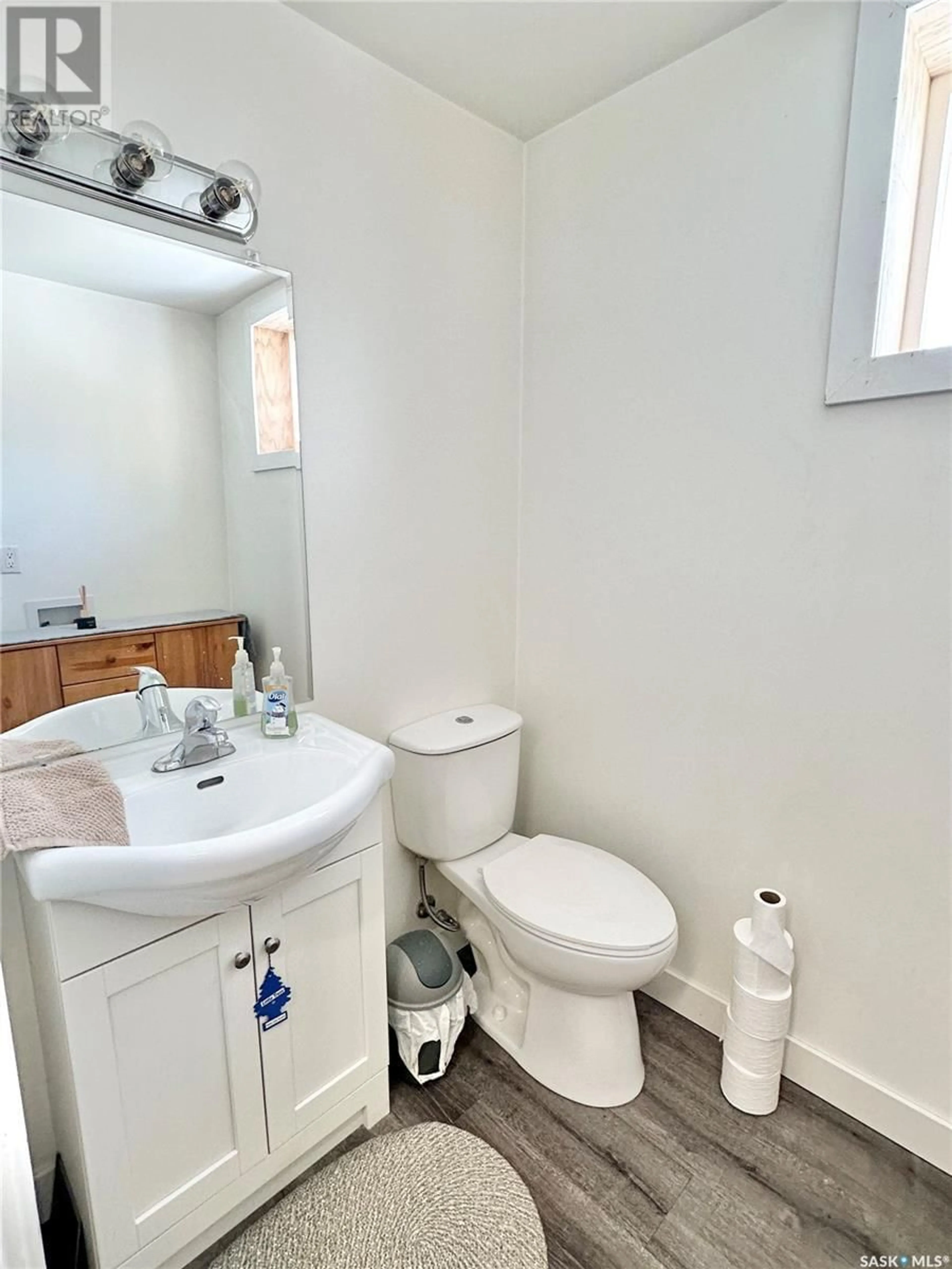 Standard bathroom, floor is not visible for 440 1ST AVENUE, Canwood Saskatchewan S0J0K0