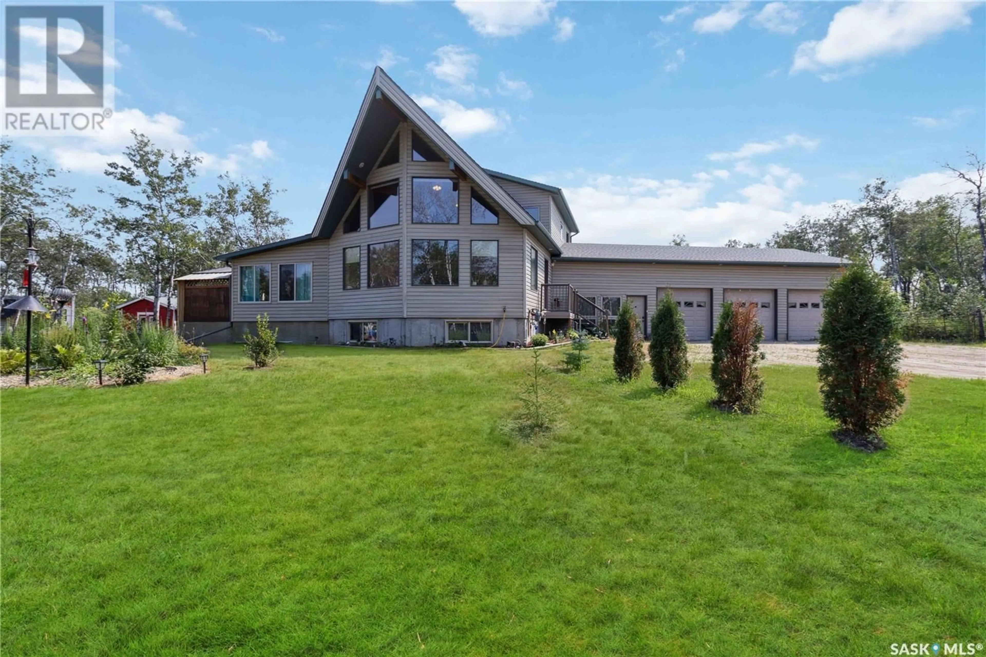 Home with vinyl exterior material, mountain view for 4 DAVID SHIELS ROAD, Dundurn Rm No. 314 Saskatchewan S7C0B2