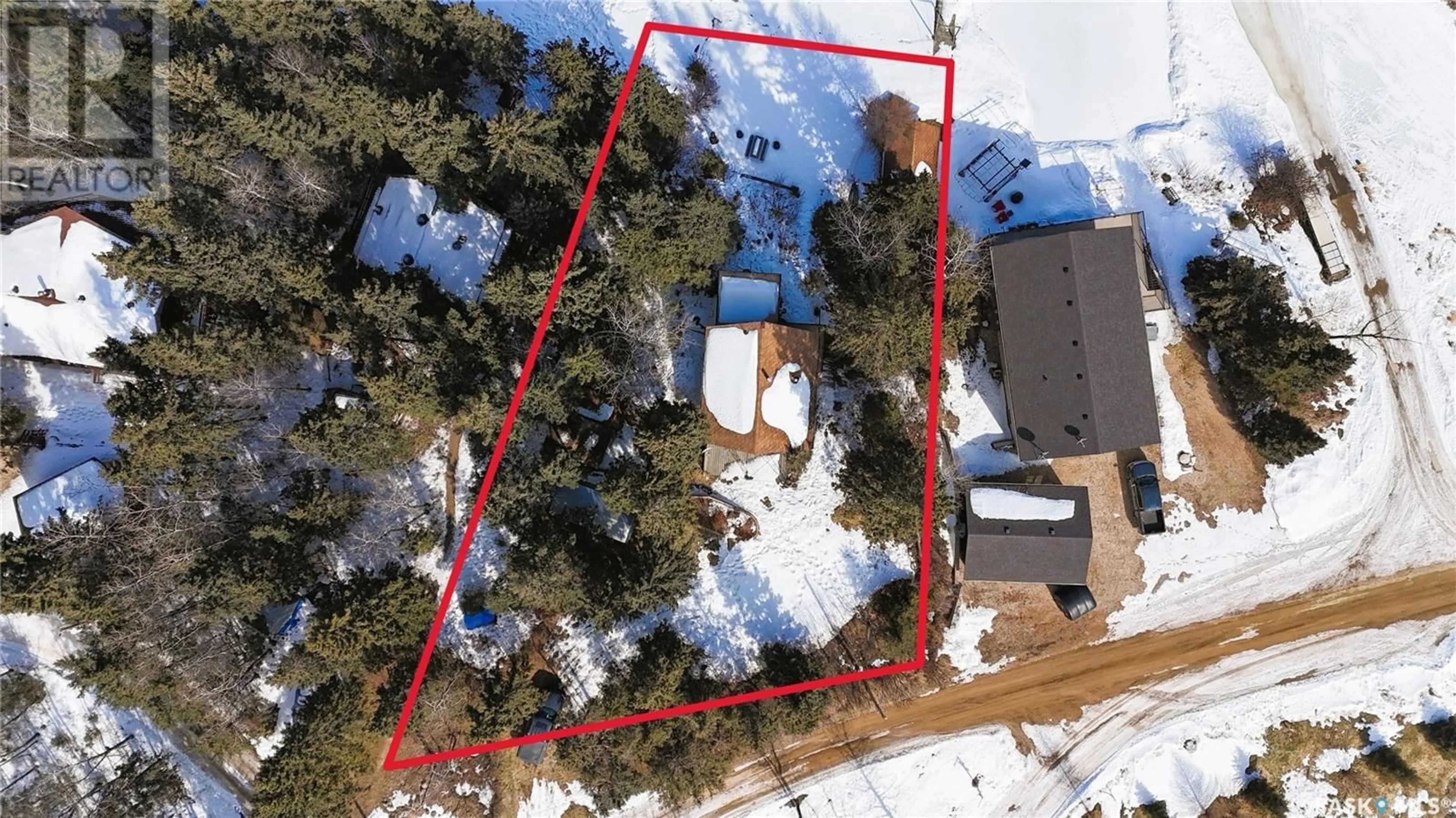 A pic from outside/outdoor area/front of a property/back of a property/a pic from drone, street for 102 LAKESHORE COURT, Echo Bay Saskatchewan S0J2G0