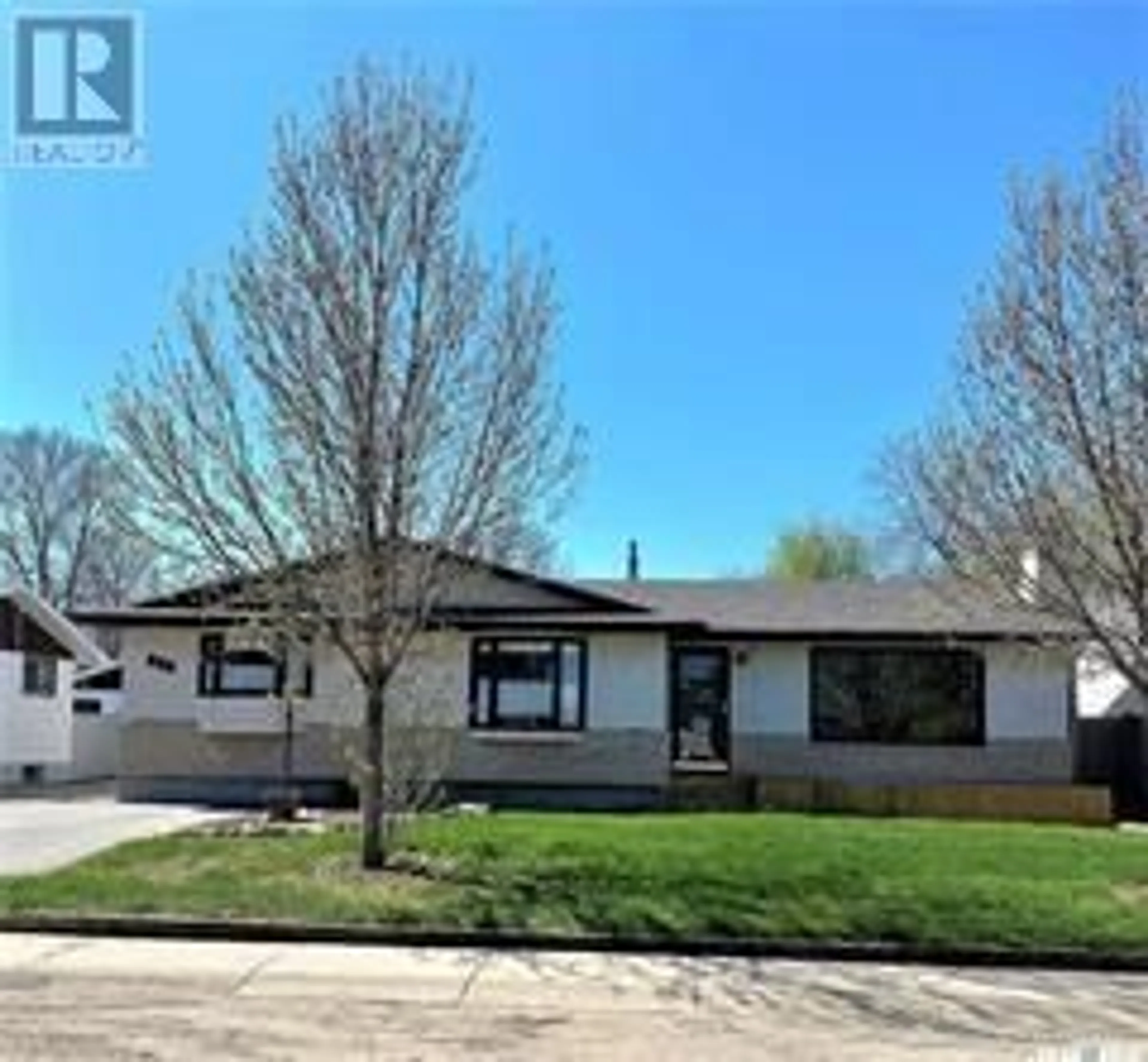Home with vinyl exterior material, street for 854 SMITH STREET, Estevan Saskatchewan S4A1J9