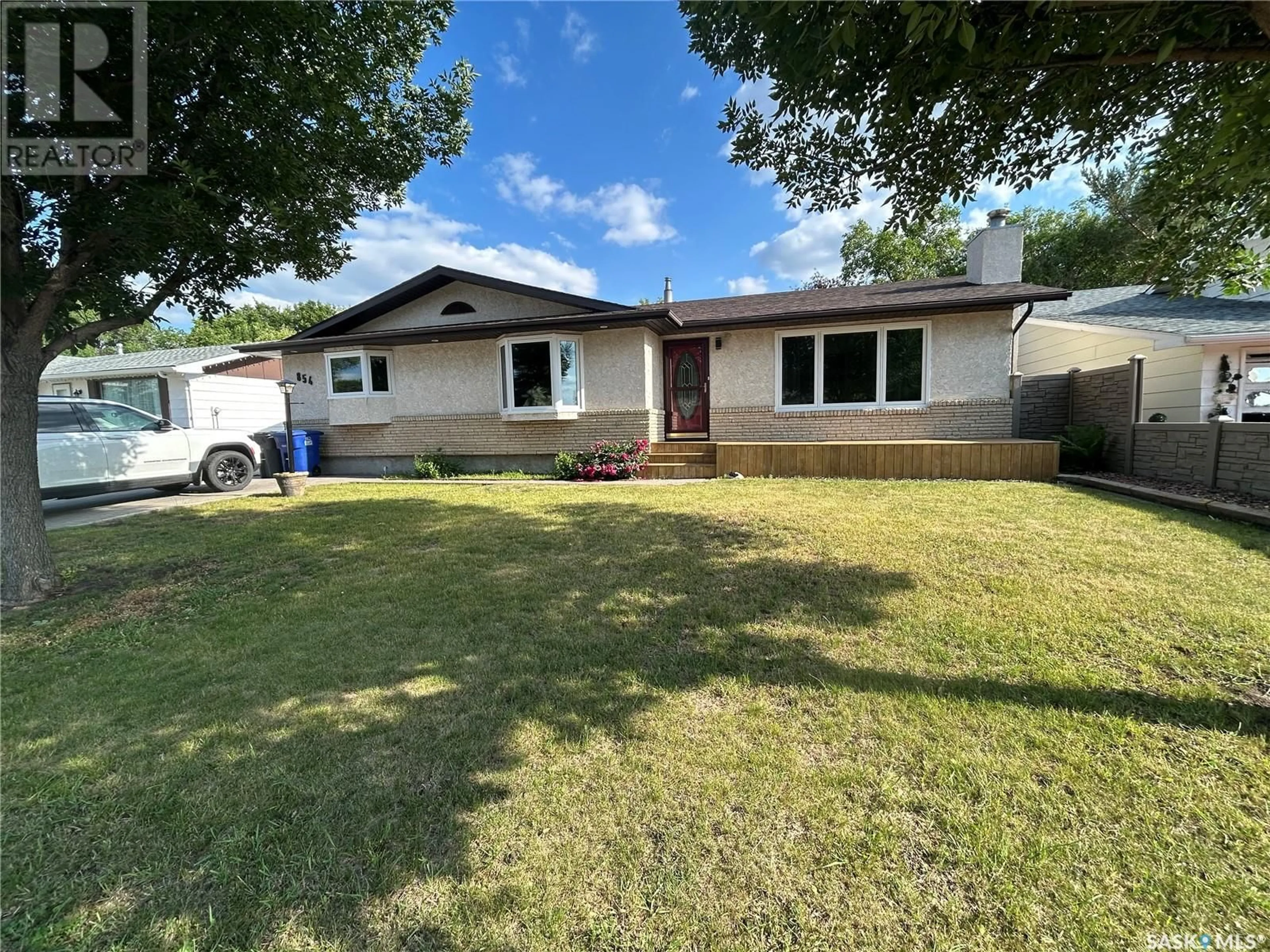 Home with vinyl exterior material, street for 854 SMITH STREET, Estevan Saskatchewan S4A1J9