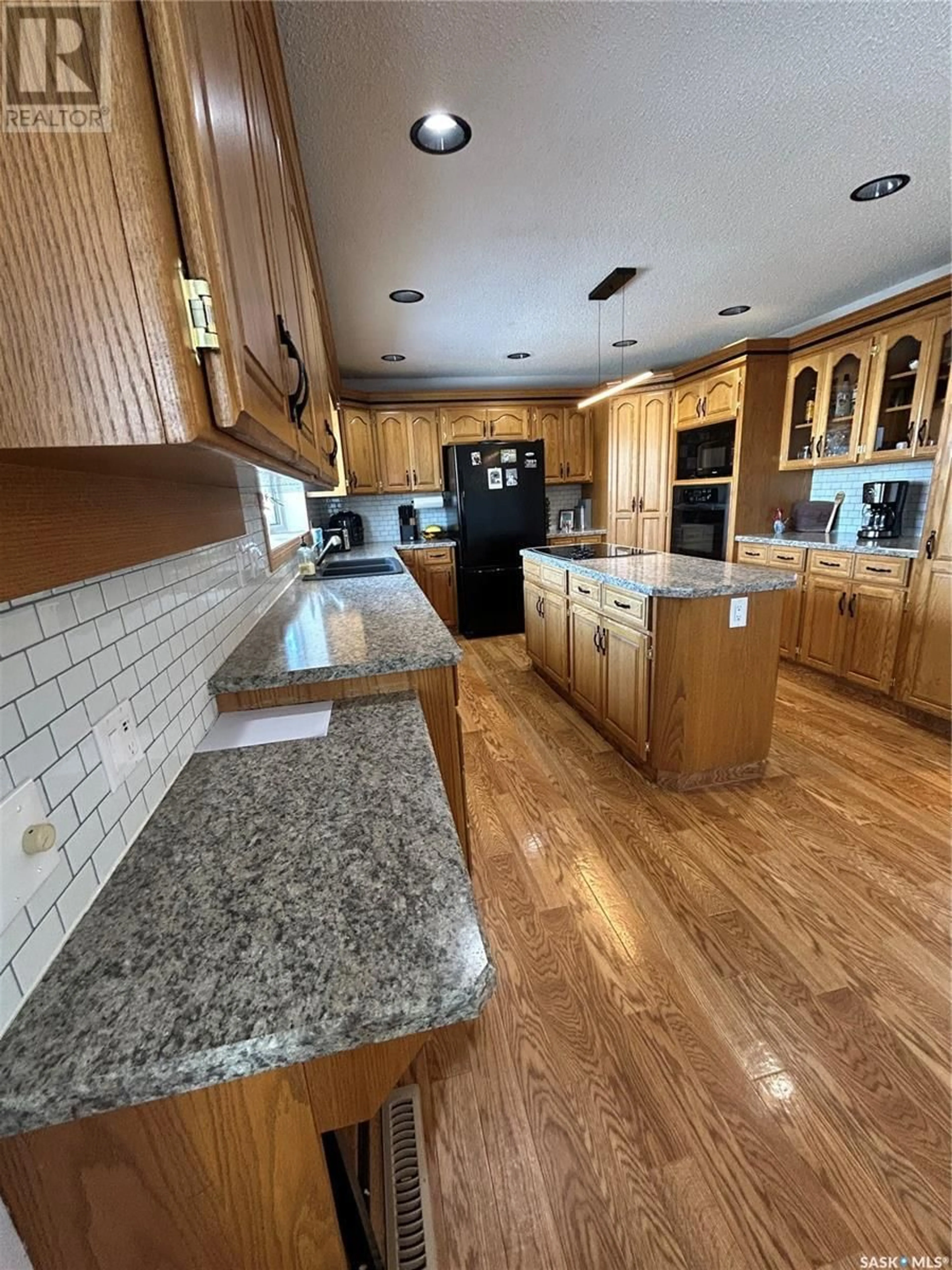 Open concept kitchen, ceramic/tile floor for 854 SMITH STREET, Estevan Saskatchewan S4A1J9