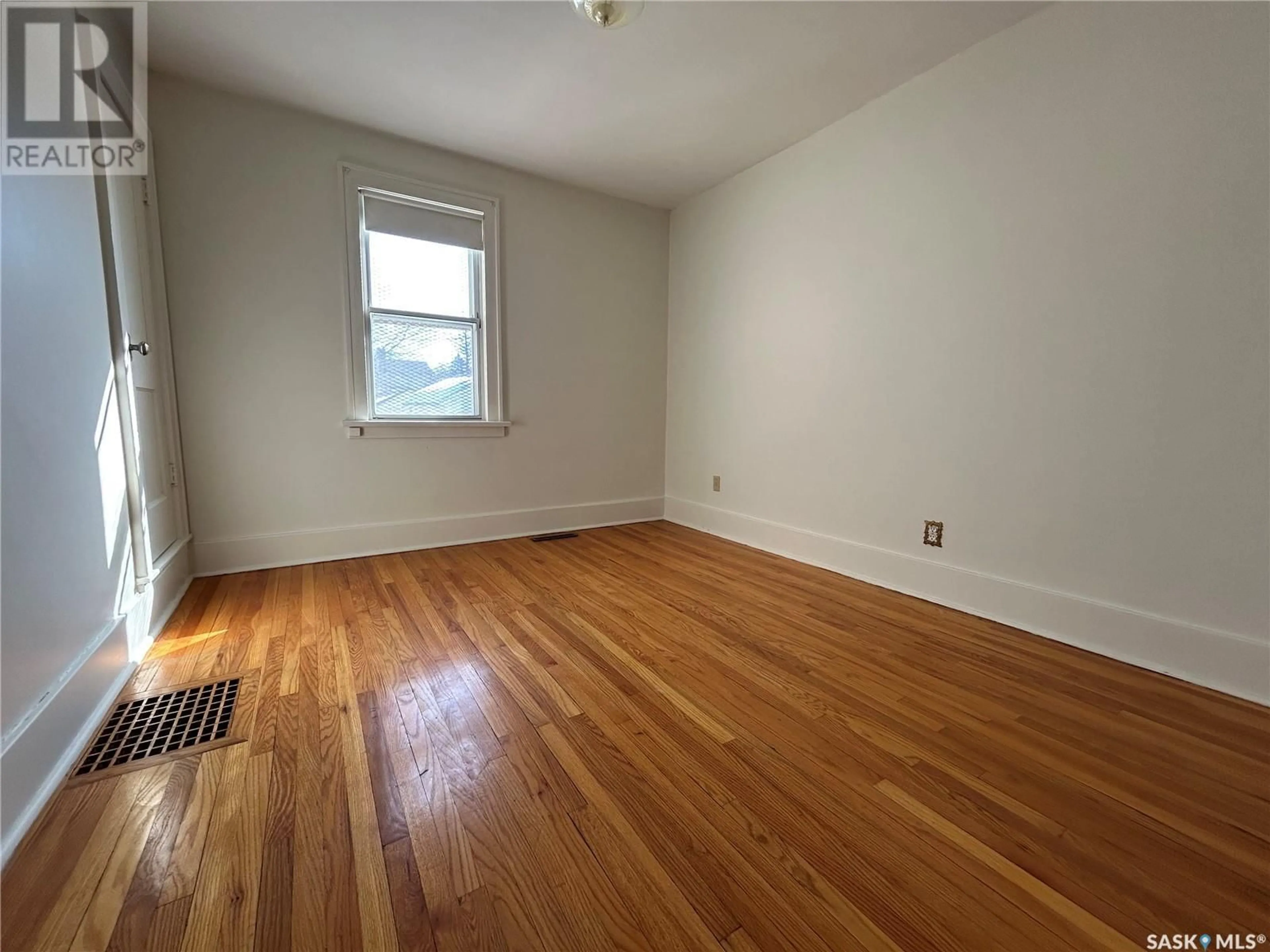 A pic of a room for 1535 ELPHINSTONE STREET, Regina Saskatchewan S4T3M9