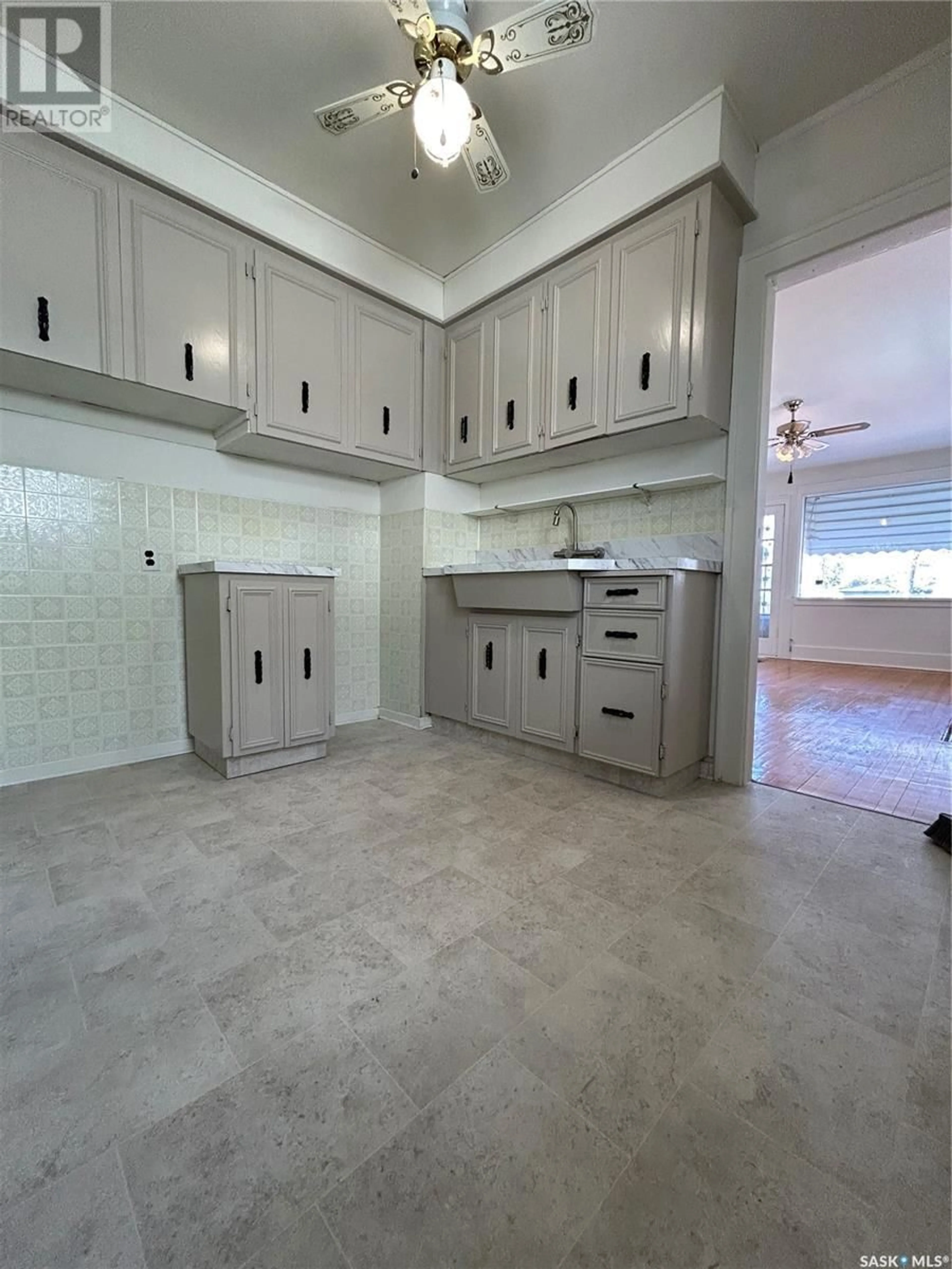 Unknown for 1535 ELPHINSTONE STREET, Regina Saskatchewan S4T3M9